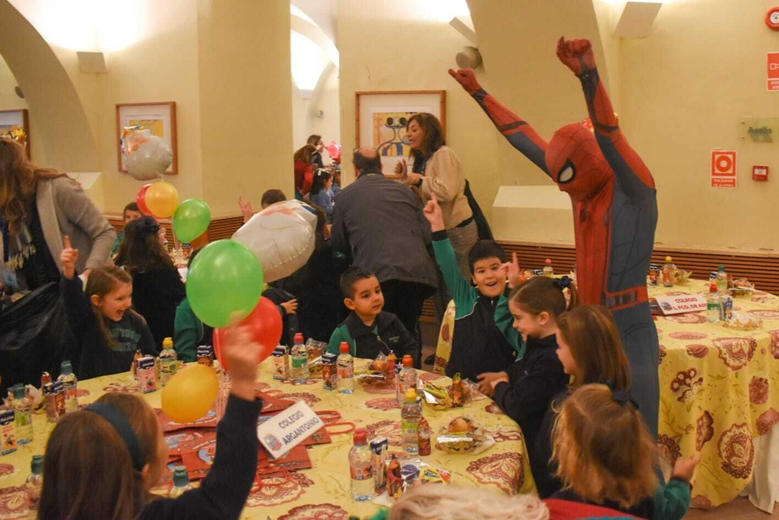 Imágenes de la Gala de la Ilusión de los Reyes Magos de Cádiz
