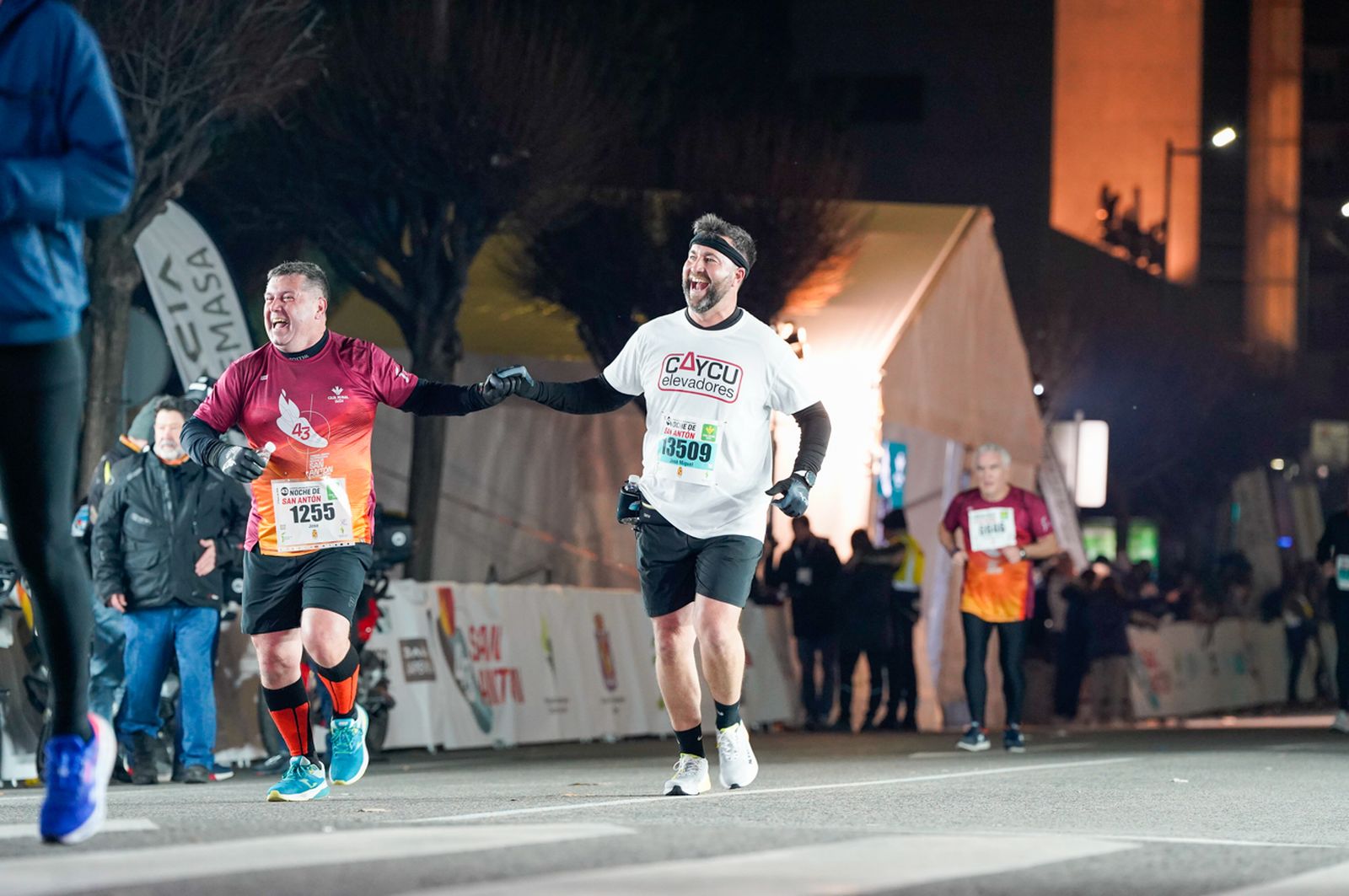 En imágenes: búscate en tu llegada a meta de la Carrera de San Antón 2026 (4)