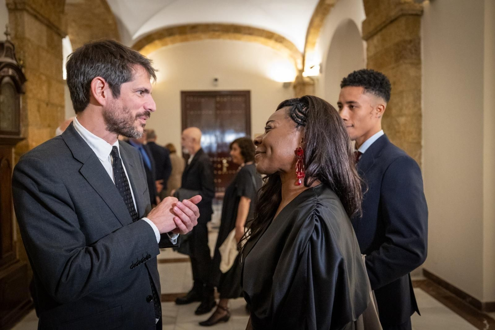 Las imágenes de la cena de los premiados con la Medalla de Oro de las Bellas Artes en la Diputación de  Cádiz