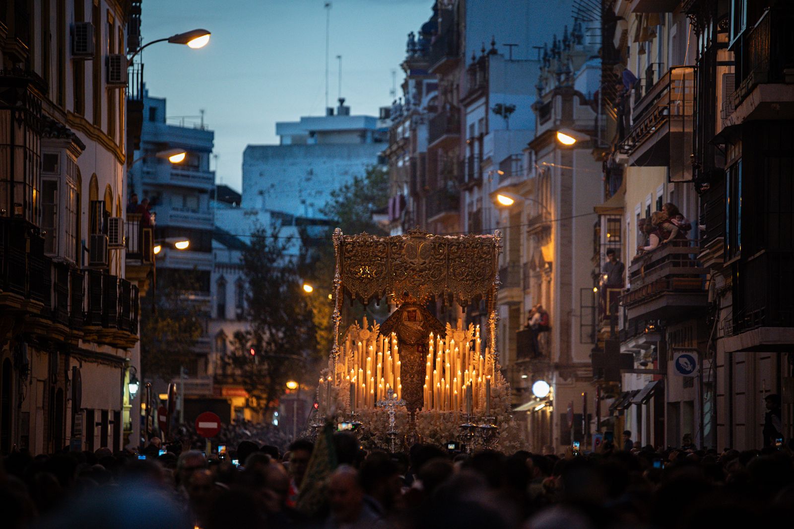 Las fotos de la Esperanza de Triana en el Baratillo