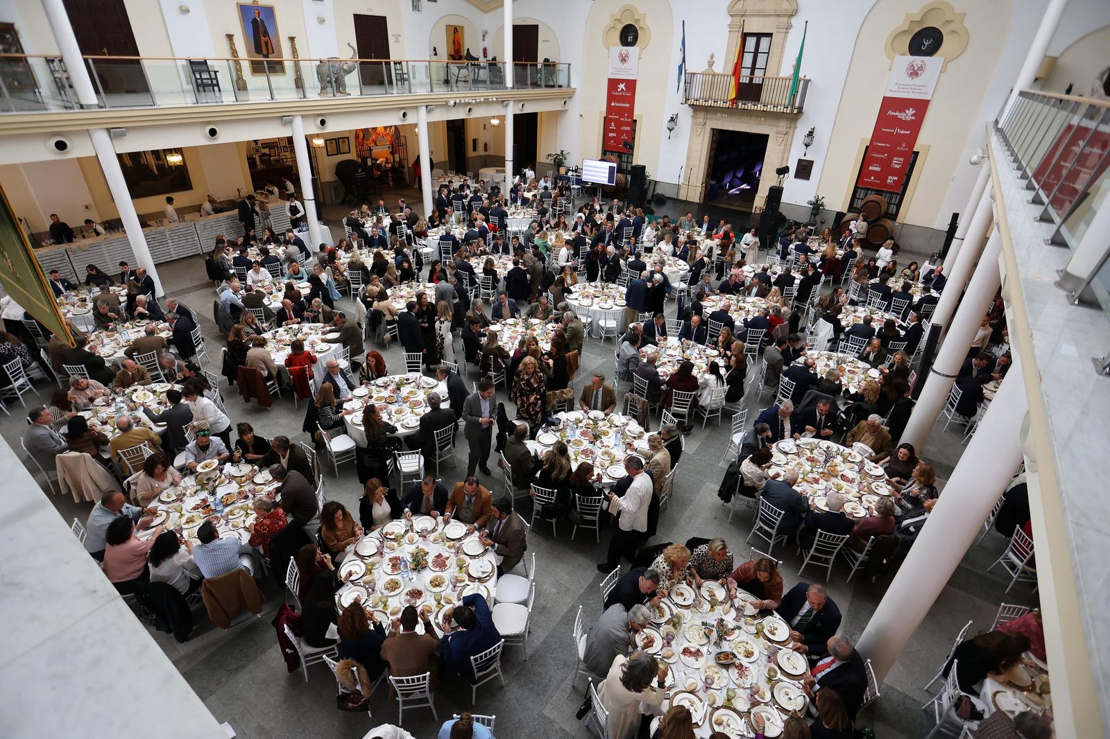 II Almuerzo Solidario de la Guardia Romana de la Hermandad del Transporte en Jerez