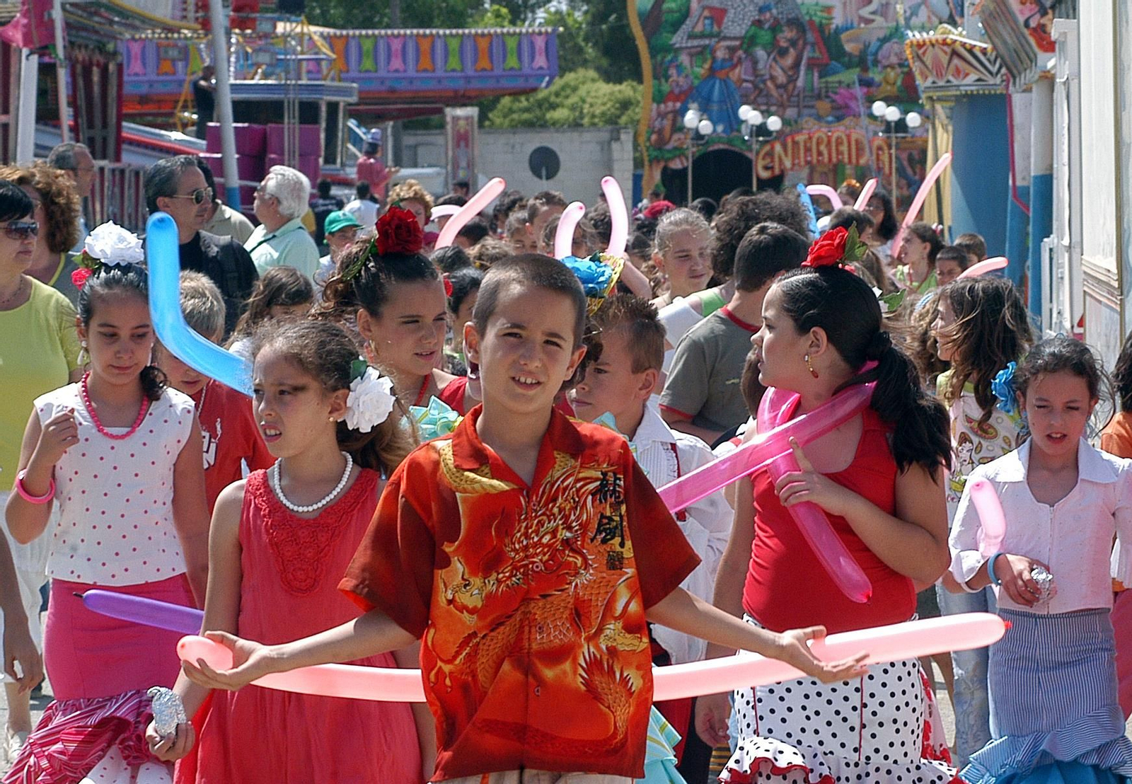 2006. El día del niño siempre llena las Calles del Infierno