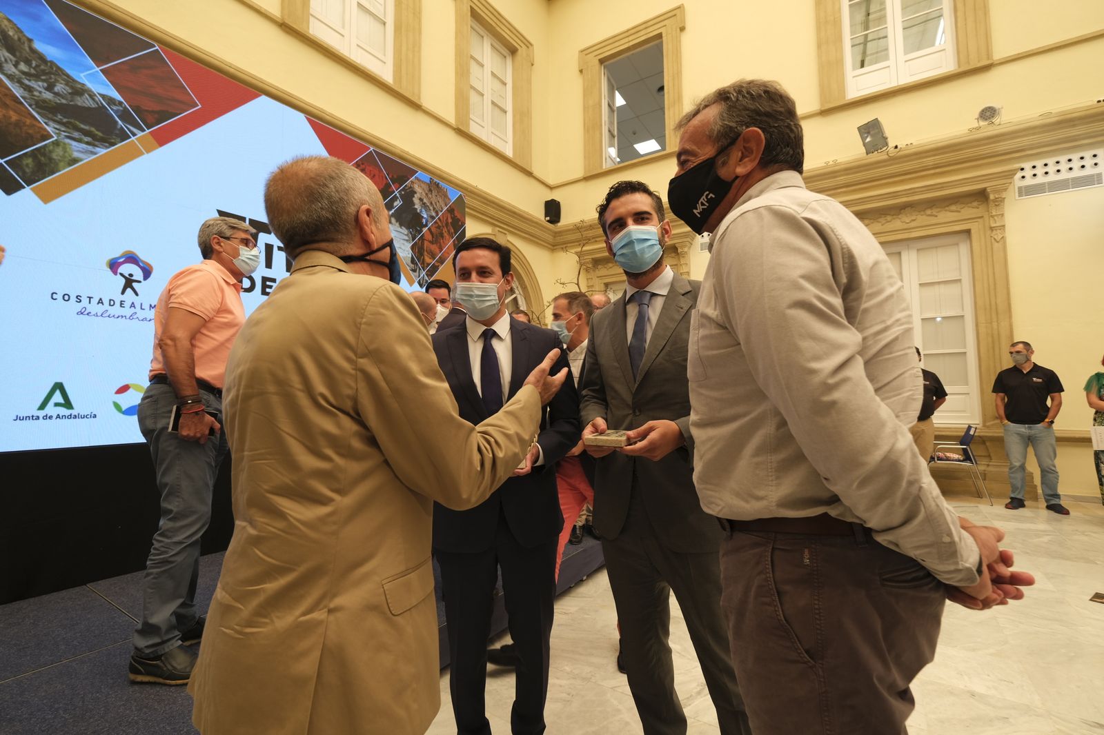 Fotogalería presentación Titan Desert Almería