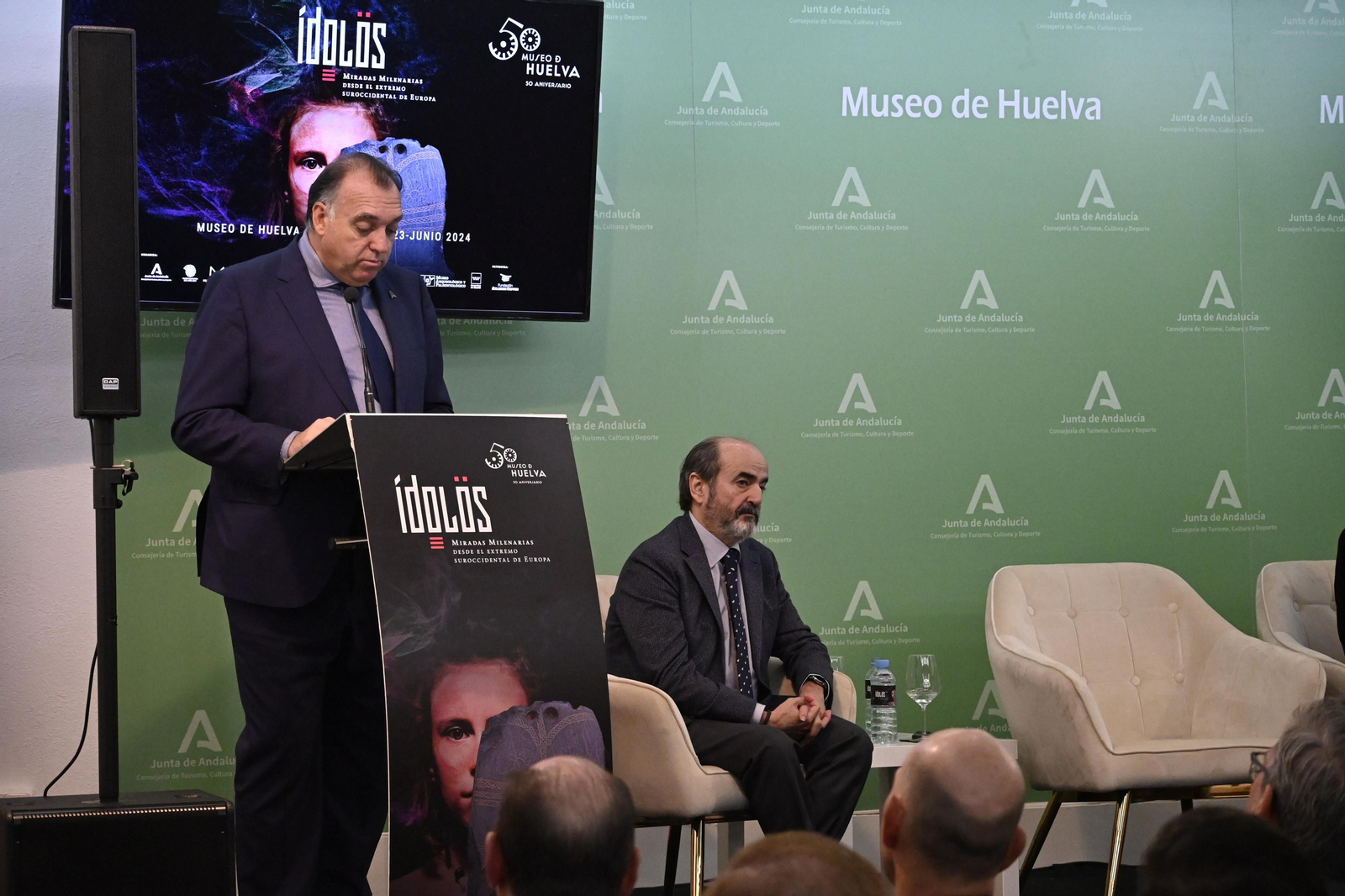 Presentación de la Exposición 'Ídolos. Miradas Milenarias' en el Museo de Huelva, en Imágenes