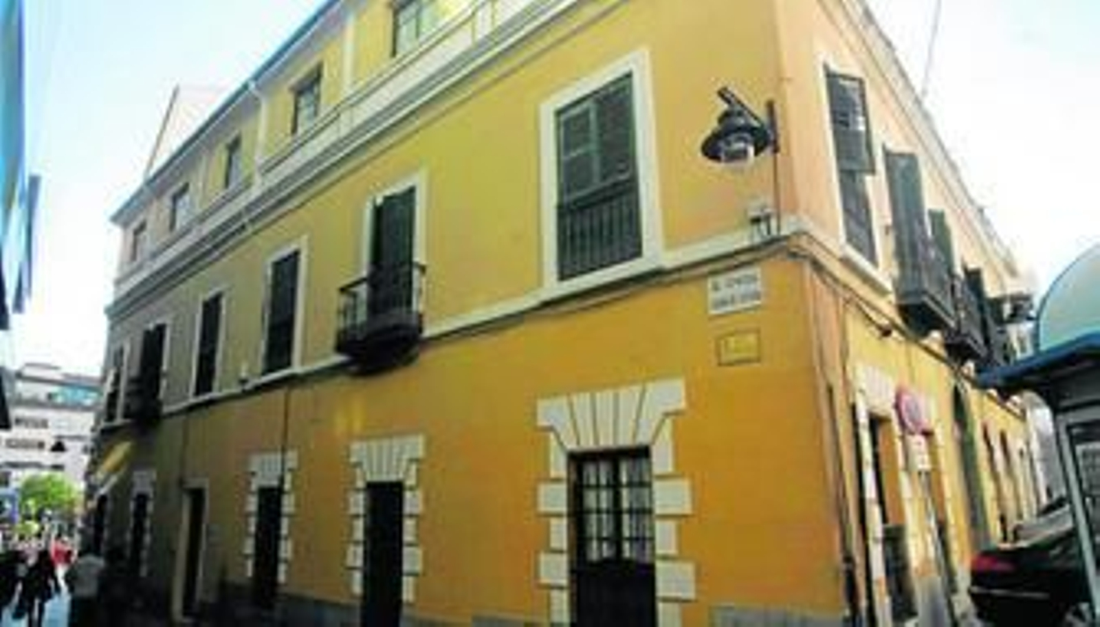 Imagen de la fachada de la antigua Comandancia de Ingenieros, con acceso desde la calle Primo de Rivera.