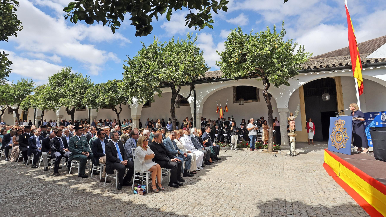 Imágenes del Día de la Policía Nacional en las Bodegas Fundador de Jerez