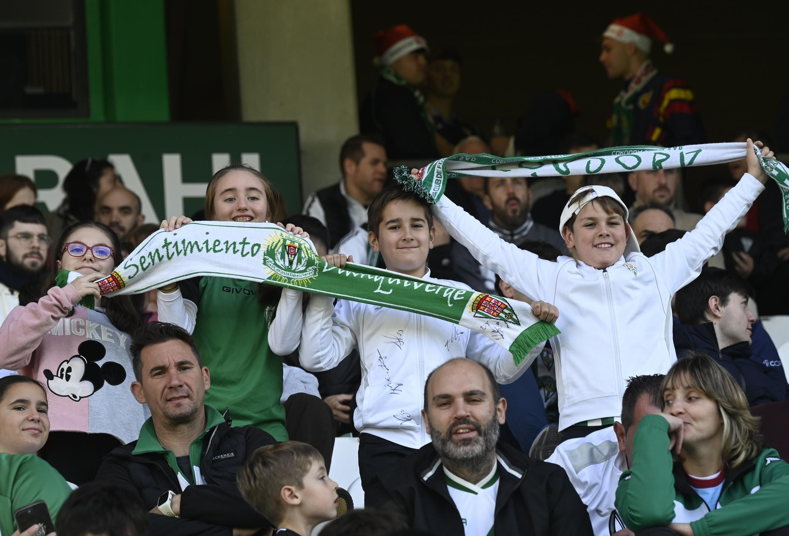 Las mejores fotos del ambiente en El Arcángel para el Córdoba CF - Eibar