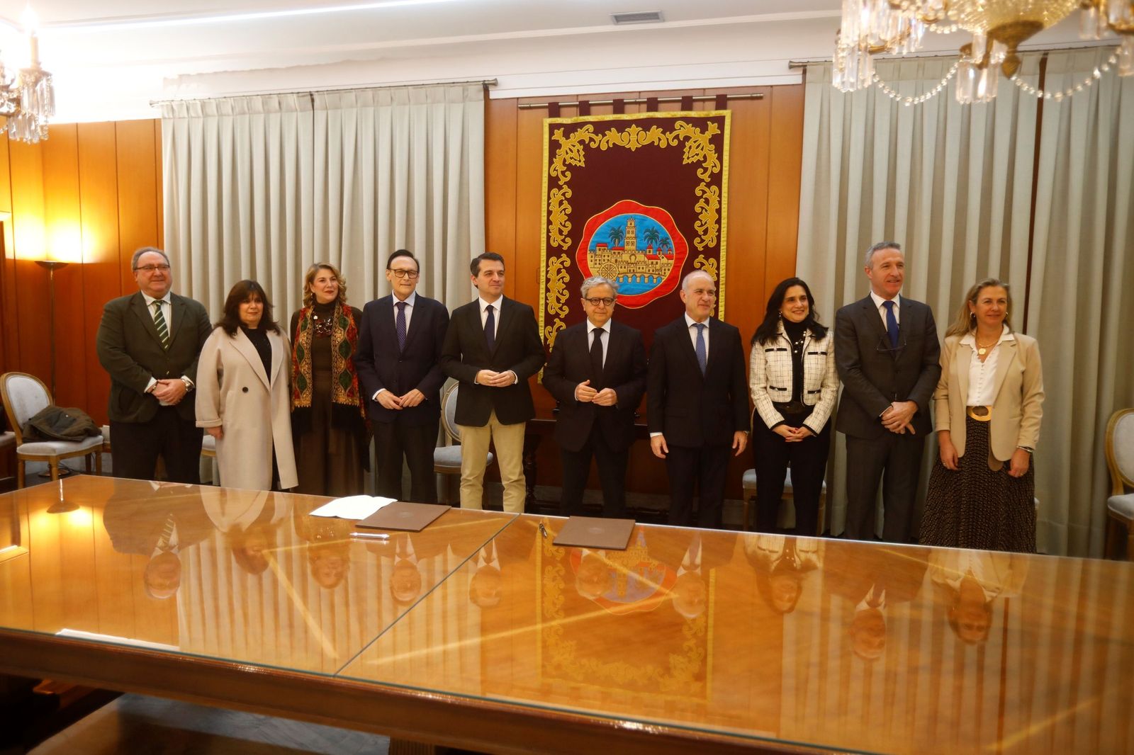 Representantes institucionales en el Ayuntamiento de Córdoba.