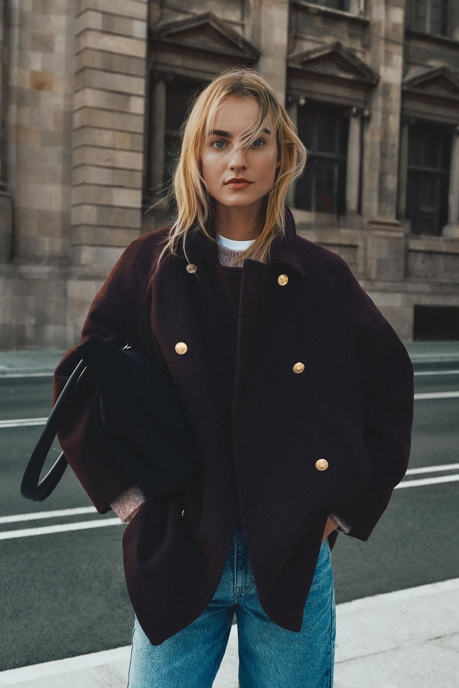 Abrigo corto de Lefties.