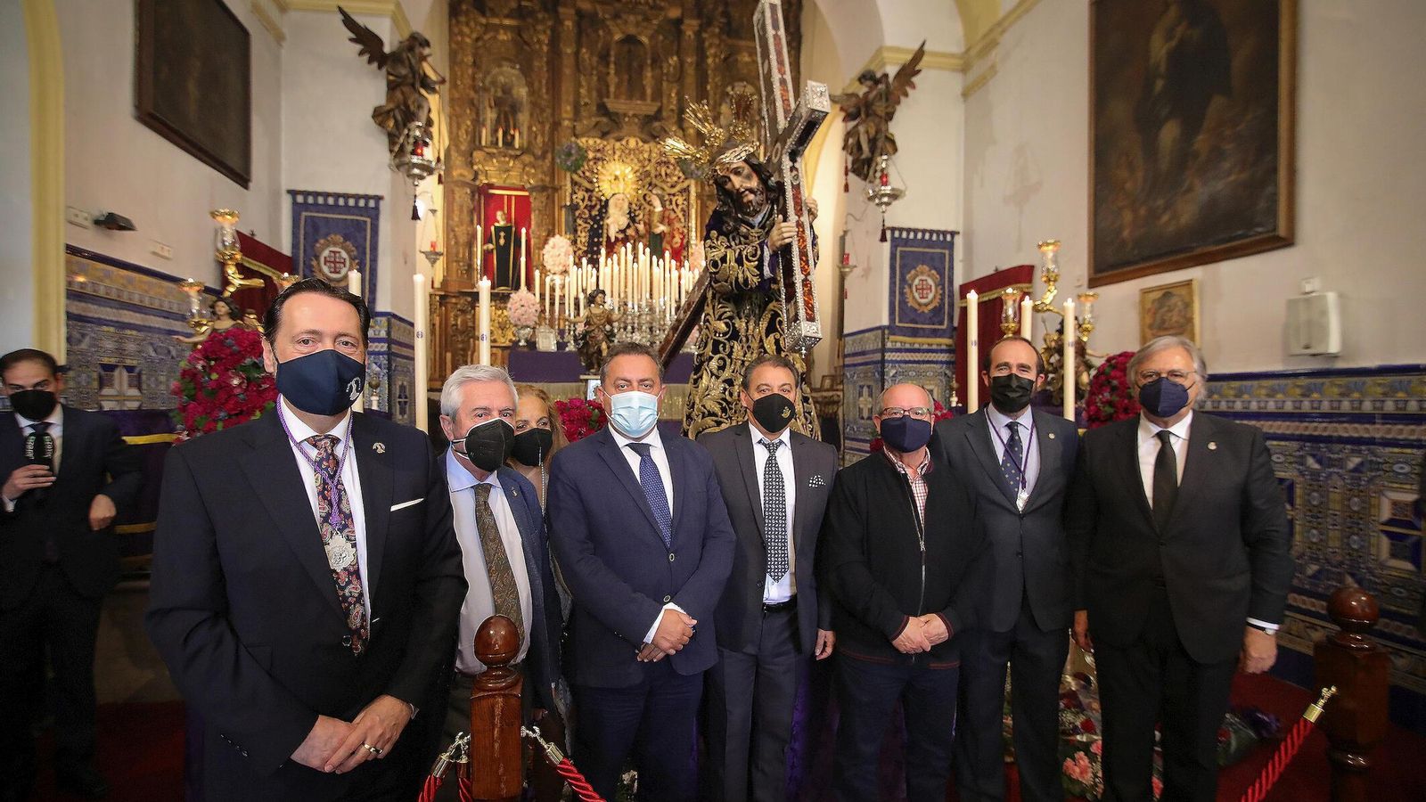 Jesús Nazareno recibió numerosas visitas y la foto ante su paso fueron numerosísimas.