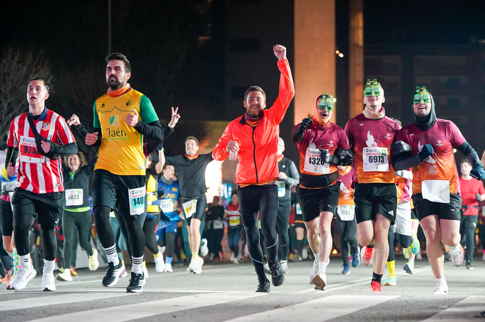 En imágenes: búscate en tu llegada a meta de la Carrera de San Antón 2026 (16)