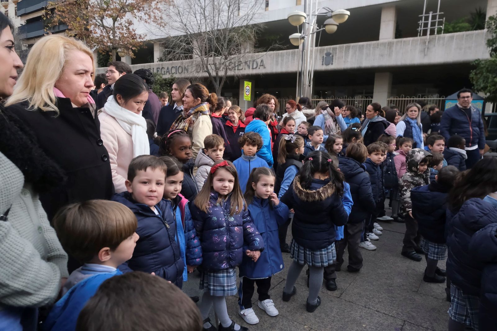 Córdoba celebra el Día del Cáncer Infantil con una marcha con cientos de escolares