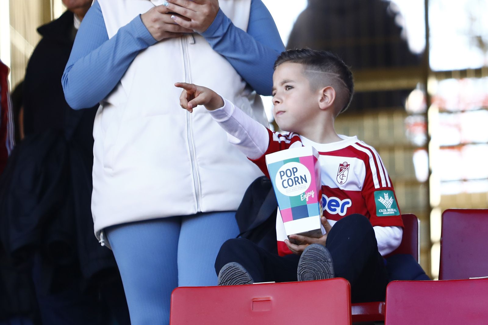 La grada de Los Cármenes durante los primeros minutos del Granada - Athletic