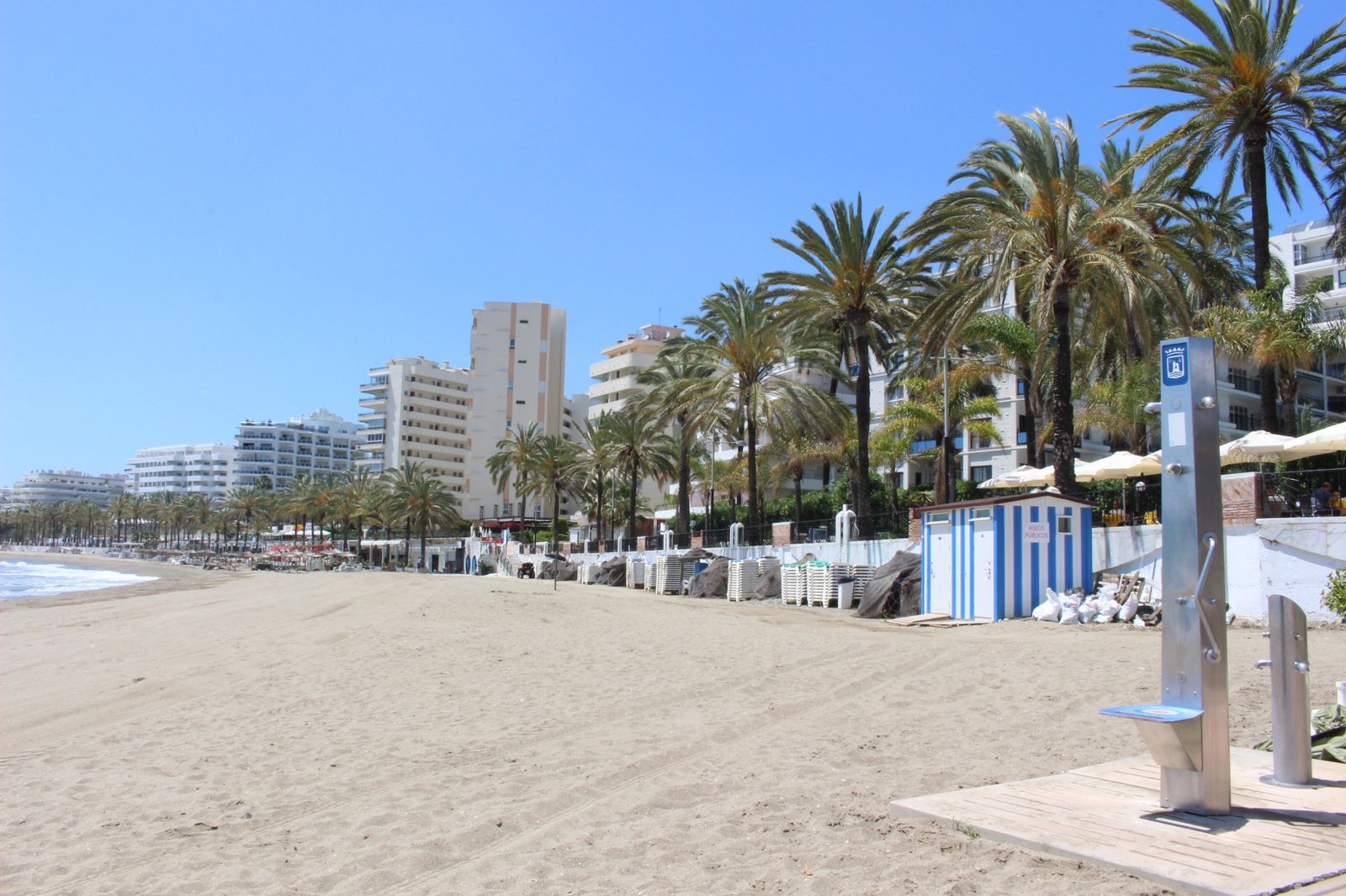 La playa de la Fontanilla en Marbella en el camino hacia la fase 2 de la desescalada