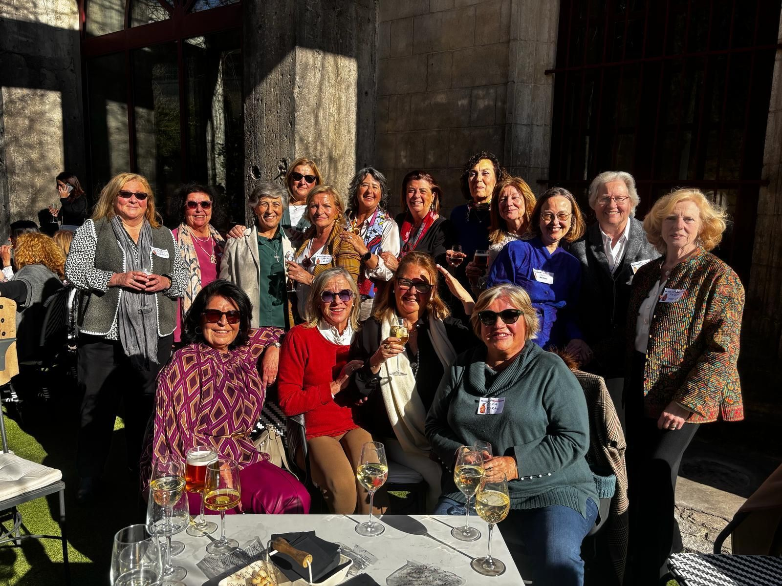 Así fue el gran encuentro por el 75 aniversario del colegio Jesús-María 'El Cuco' en Jerez Así fue el gran encuentro por el 75 aniversario del colegio Jesús-María 'El Cuco' en Jerez
