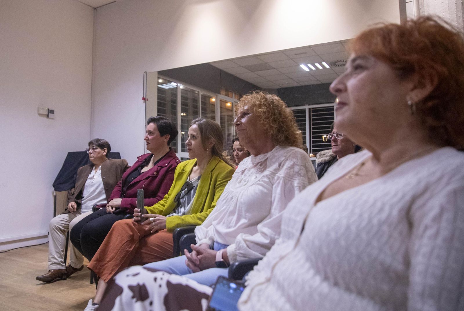 La Plataforma de Acción Feminista en Almería rinde homenaje a las mujeres de la Desbandá con su II Premio ‘Posidonia’ a Loli Sierra, vicepresidenta de la Asociación Memorialista de la Desbandá, en imágenes