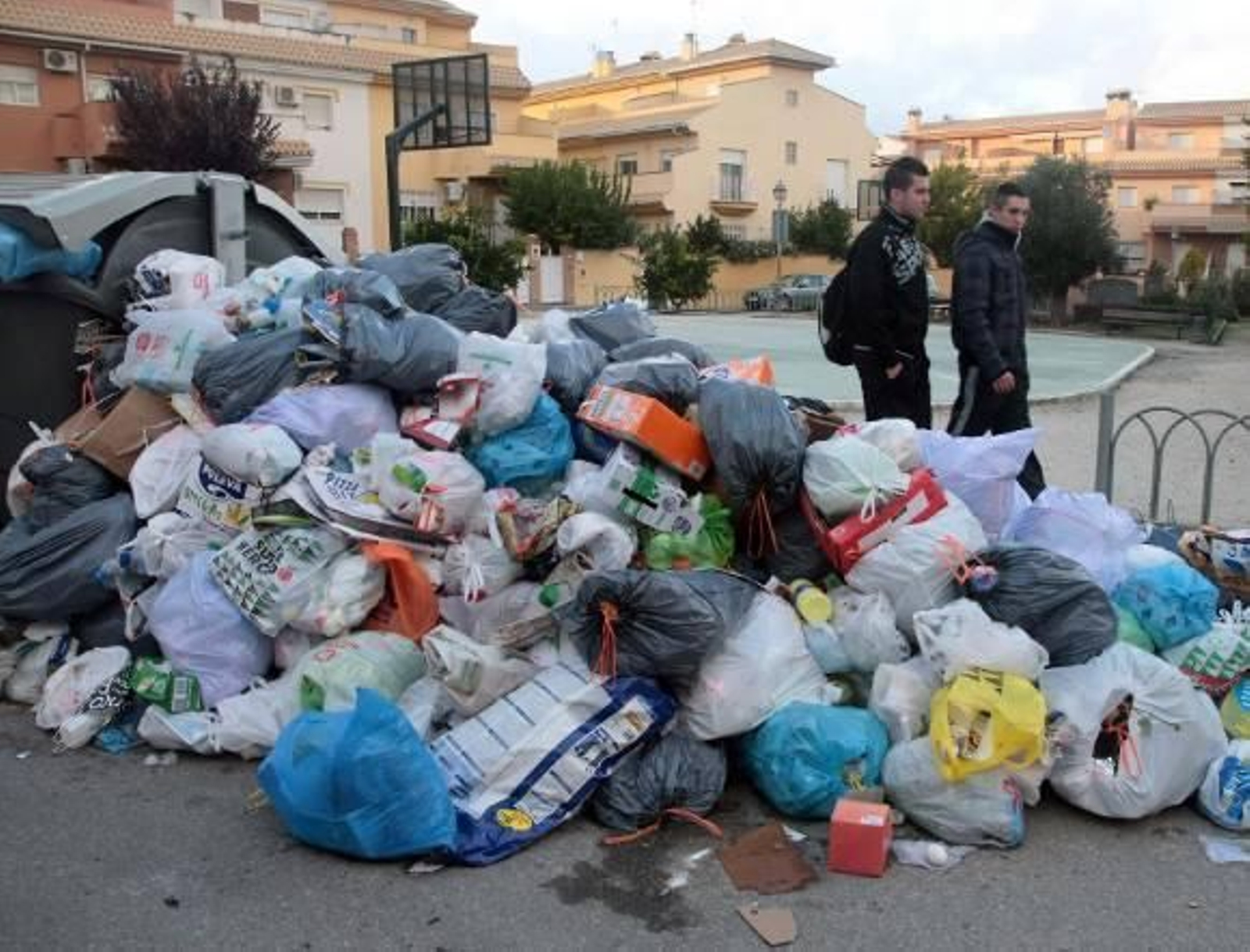 Los basureros despedidos por Cespa anuncian nuevas movilizaciones