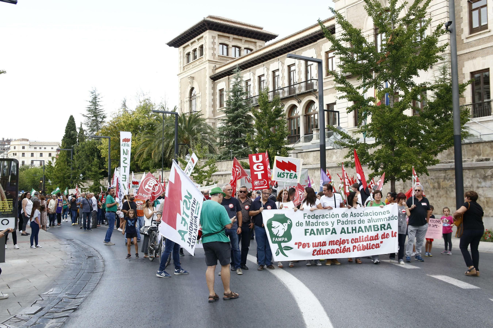 Protesta para exigir medios y personal en Educación