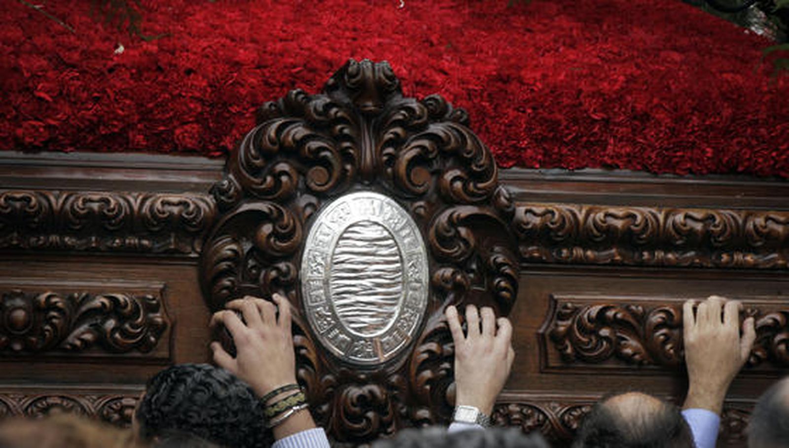 La hermandad del Cristo de la Expiración comienza el regreso a su ermita

Foto: Miguel Angel Gonzalez
