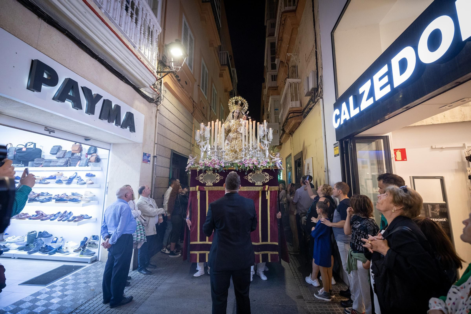 Imágenes de la primera salida de la Virgen del Rosario