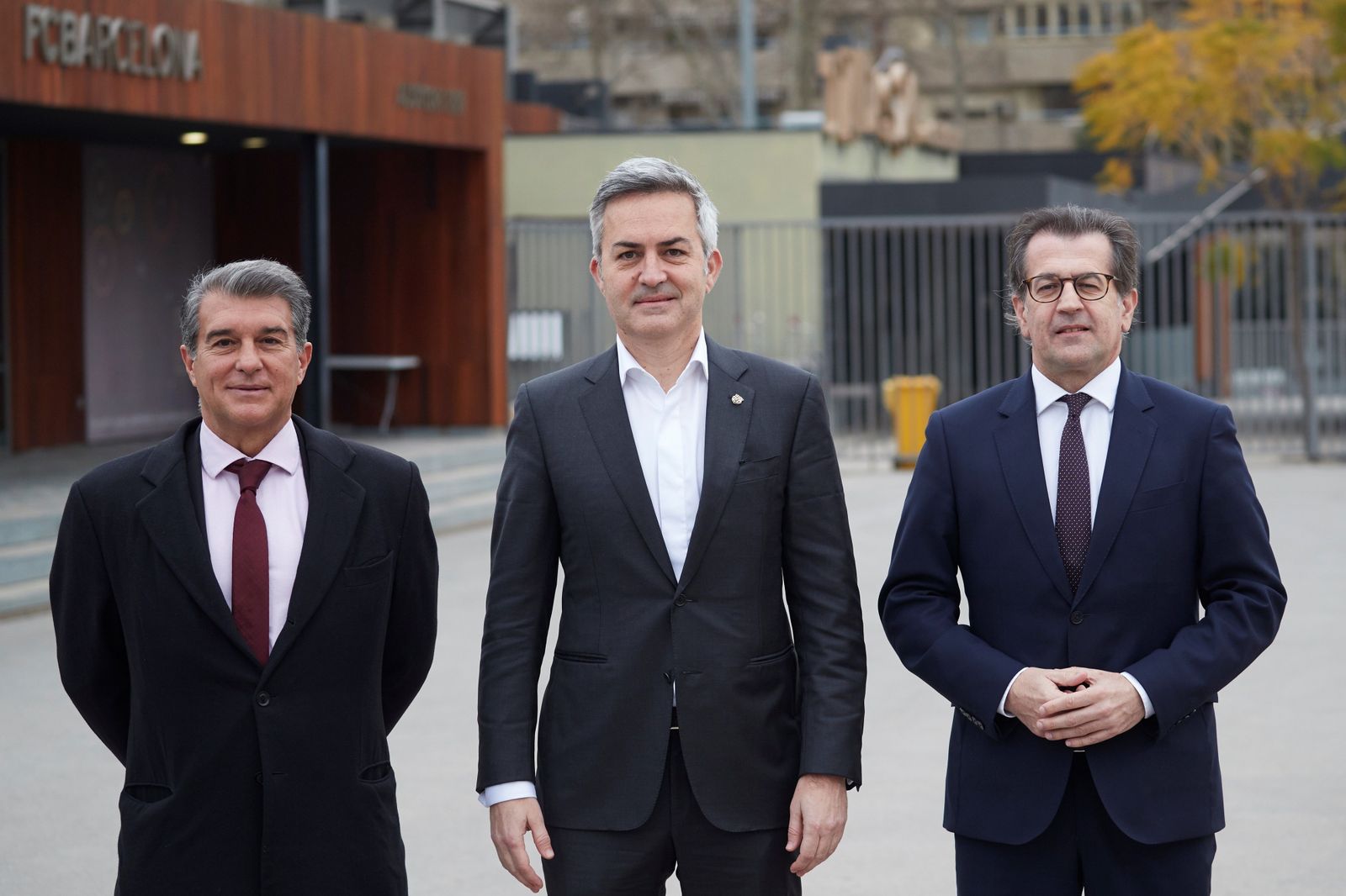 Joan Laporta , Victor Font (c) y Toni Freixa (d), los tres candidatos a la presidencia blaugrana