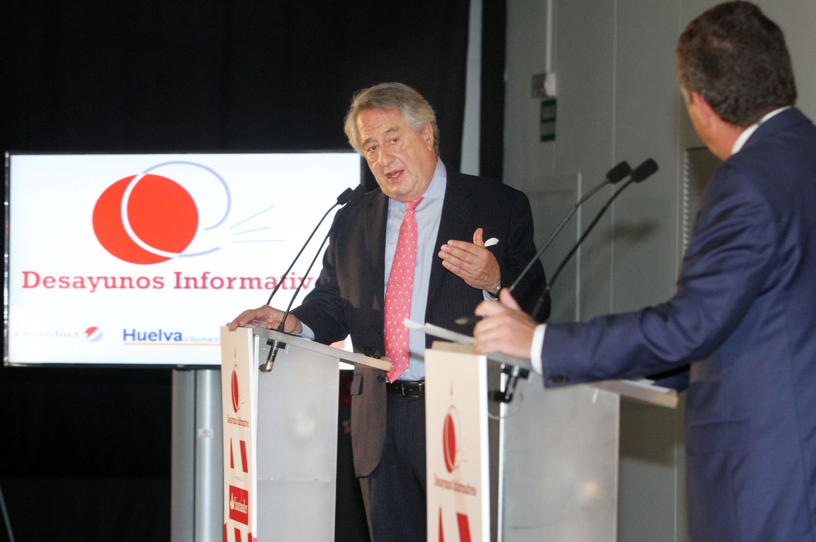 Imágenes del Desayuno Informativo del Grupo Joly con Javier Targhetta