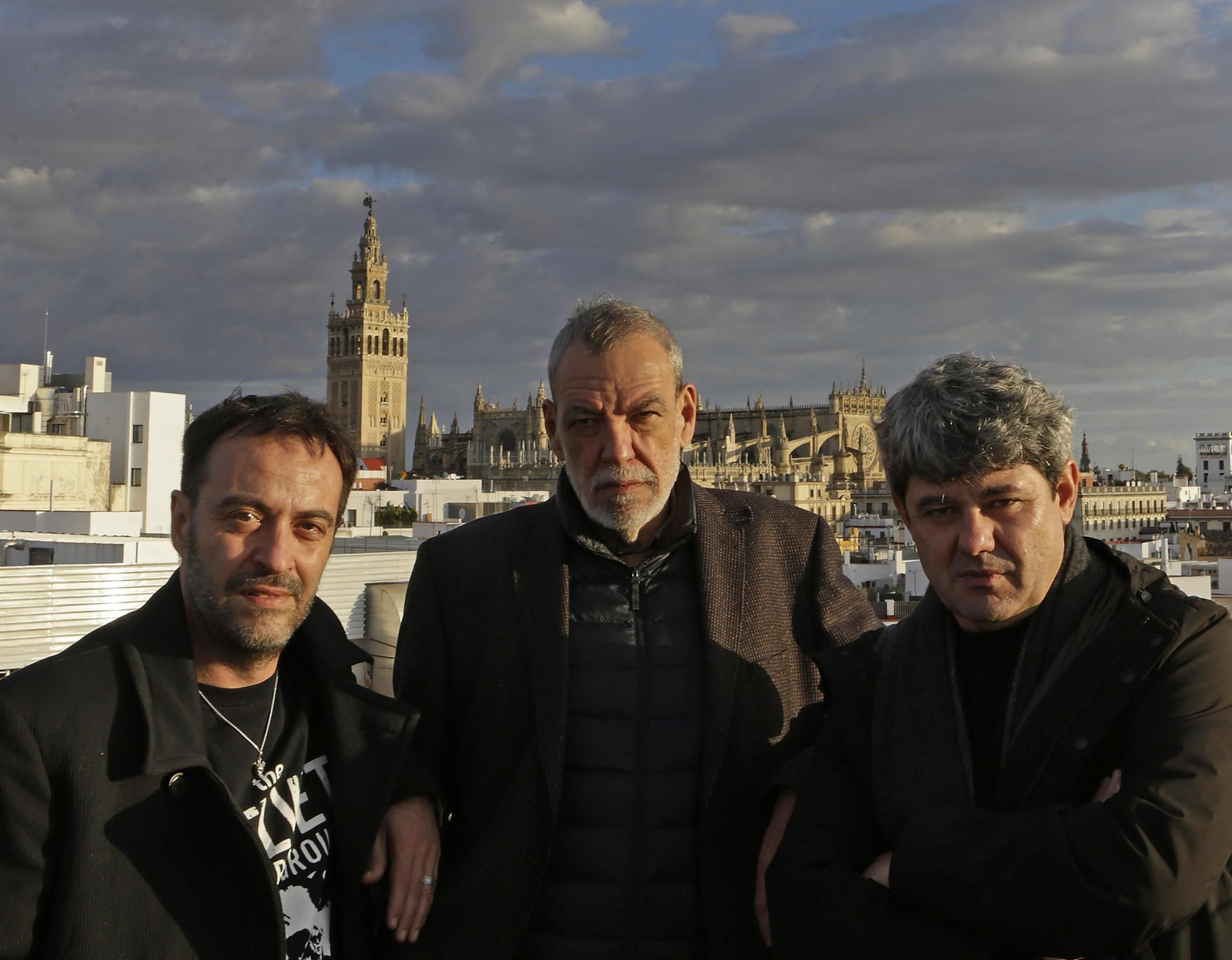 Agustín Martínez, Jorge Díaz y Antonio Mercero, momentos antes de la entrevista en un céntrico hotel de Sevilla.