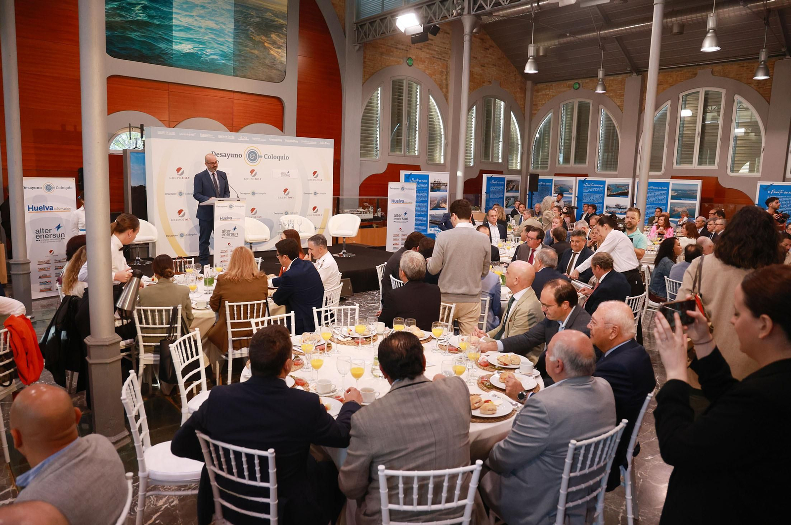 Imágenes de los invitados al desayuno-coloquio de Huelva Información patrocinado por Alter Enersun