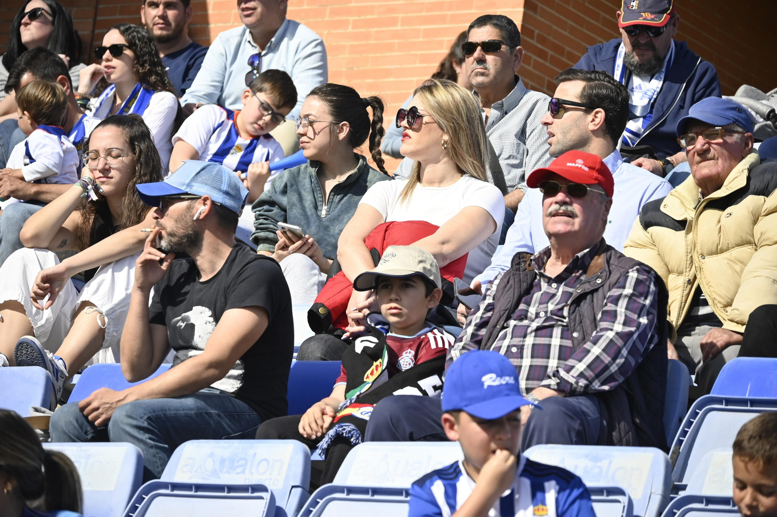 Imágenes de ambiente del partido Recre - Melilla