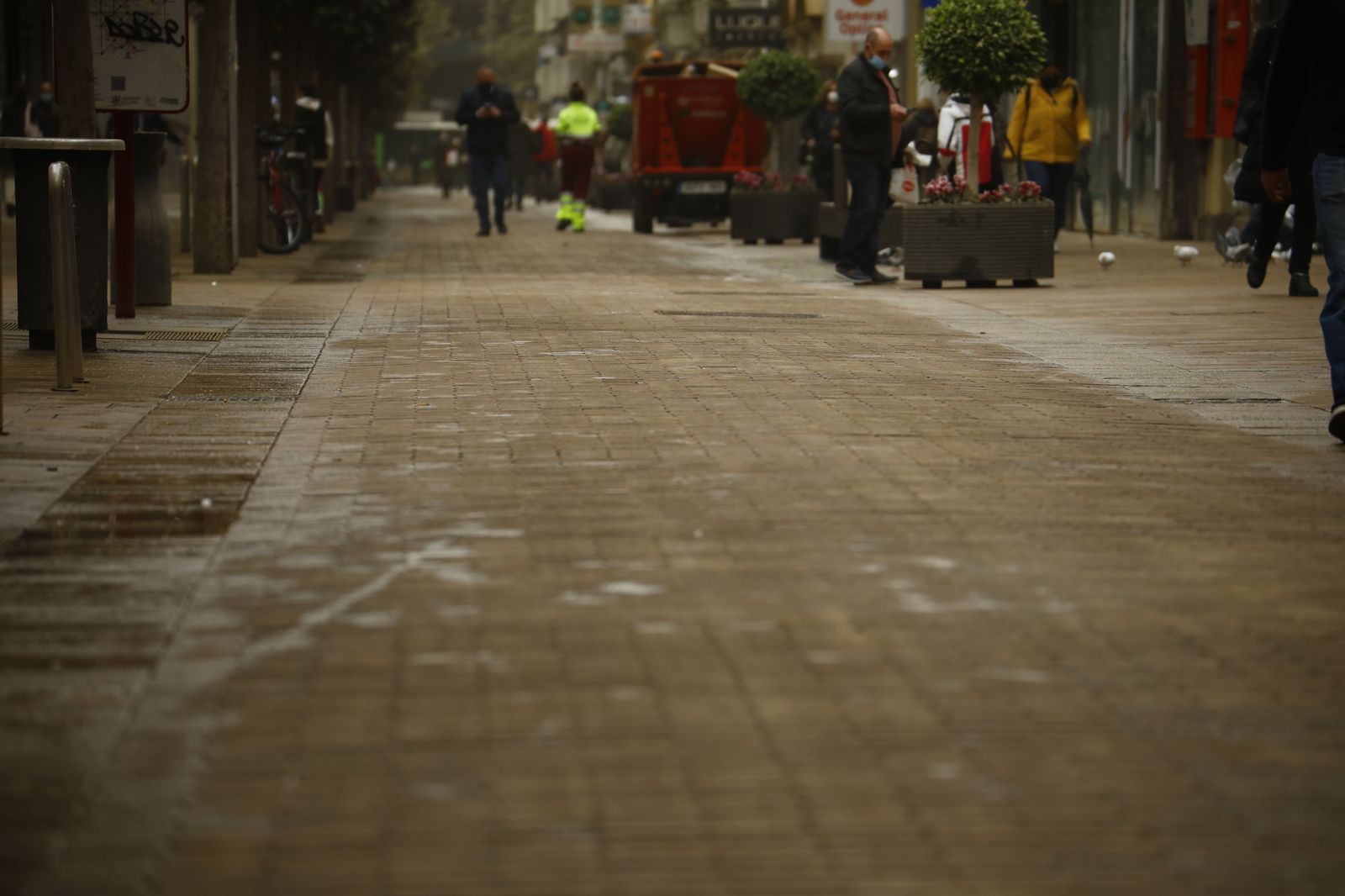 Las imágenes del segundo día de calima en Córdoba: llega el barro