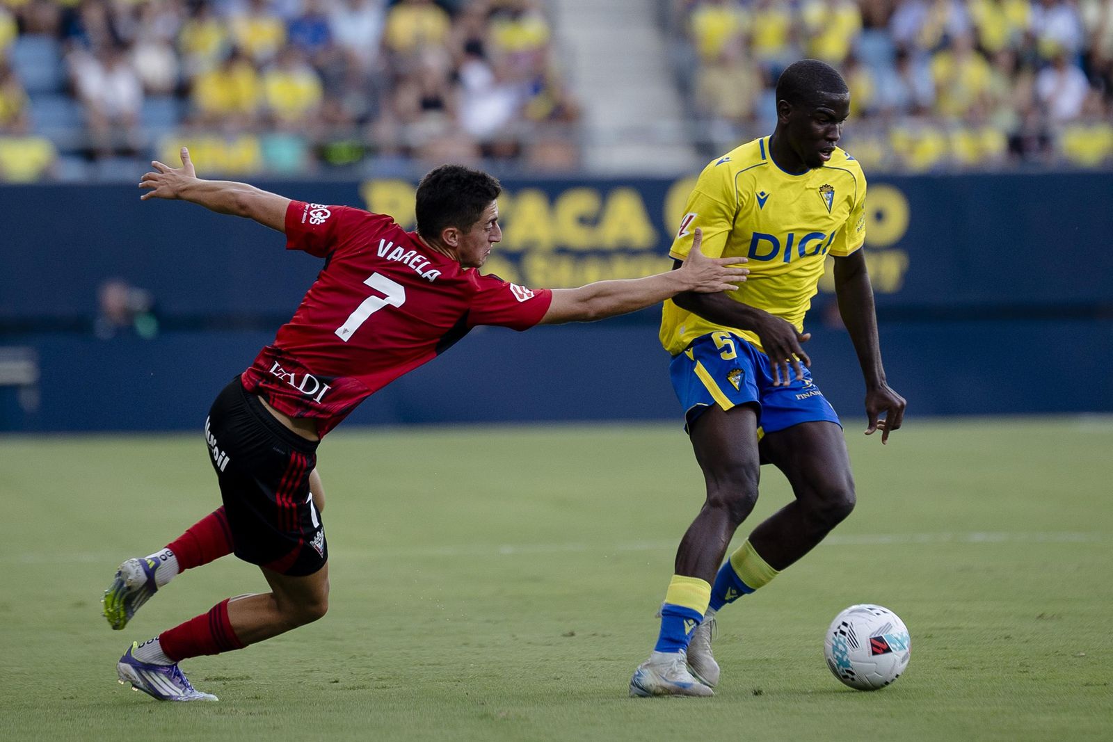 Búscate en las imágenes del primer partido del Cádiz CF- Mirandés