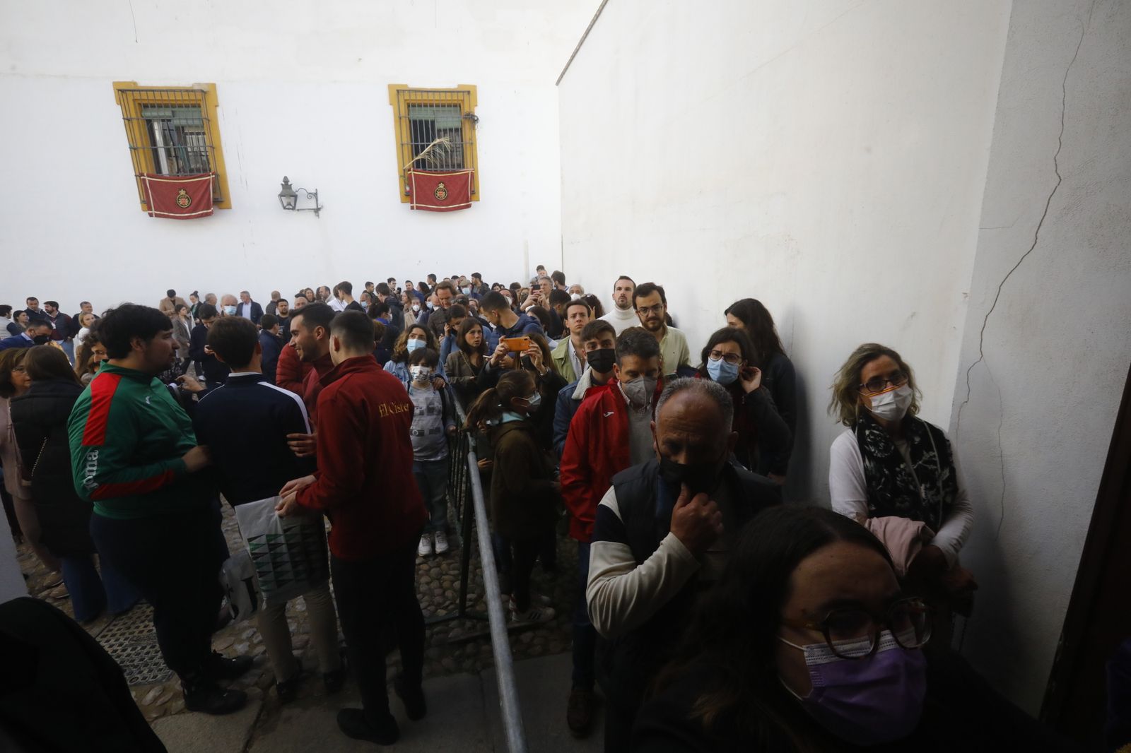 La Hermandad de la Sangre de Córdoba suspende su procesión, en imágenes