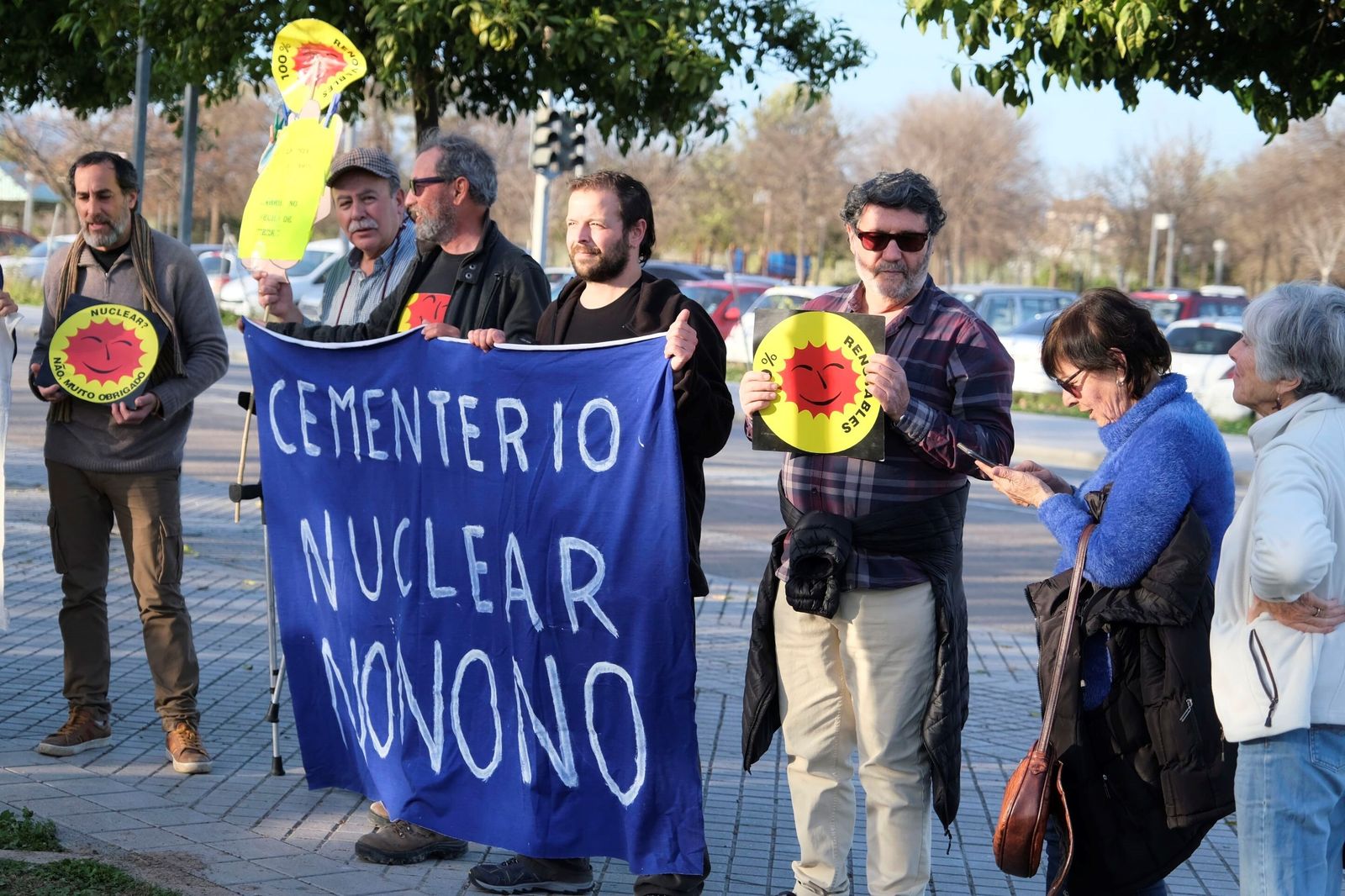 Plantan un nuevo ginkgo en Córdoba por el aniversario del accidente de Fukushima, en imágenes