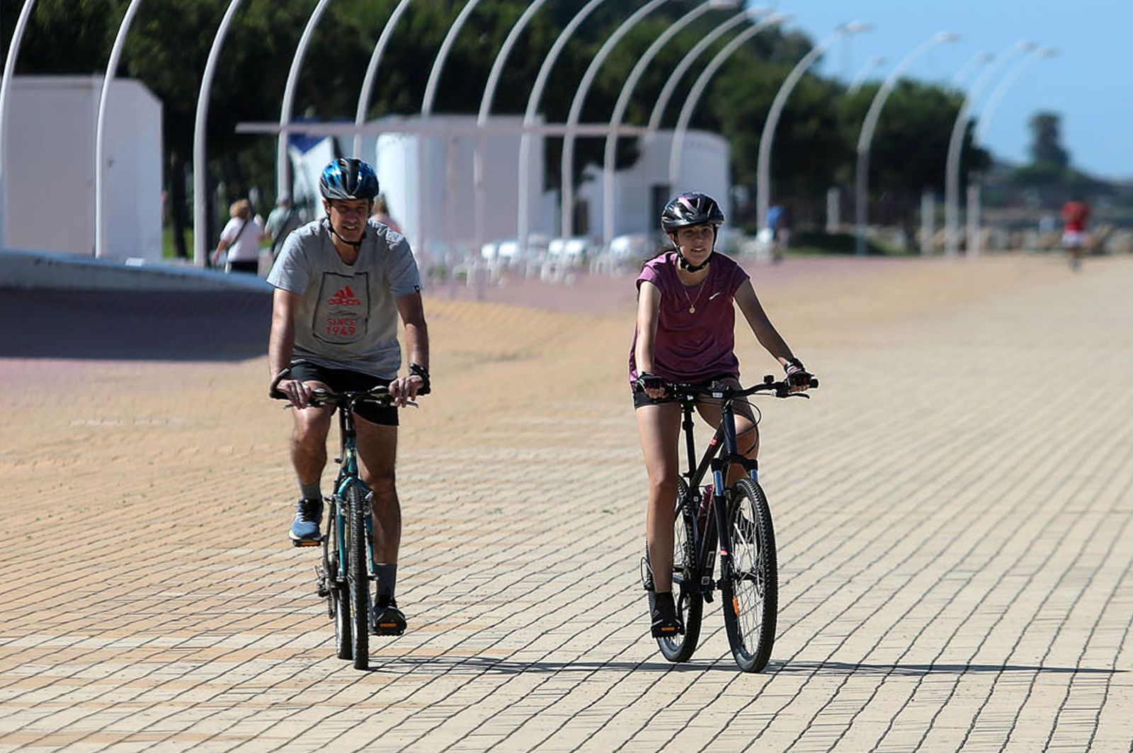 Imágenes del ambiente en Huelva en la mañana del sábado
