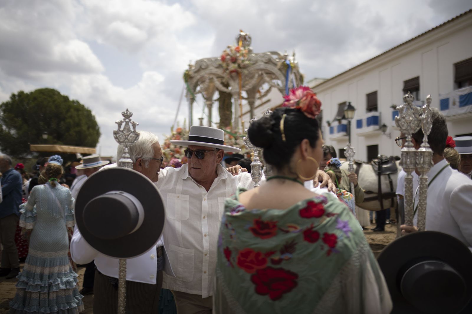 El Rocío 2023: Imágenes de ambiente en la aldea durante la presentación de las Hermandades