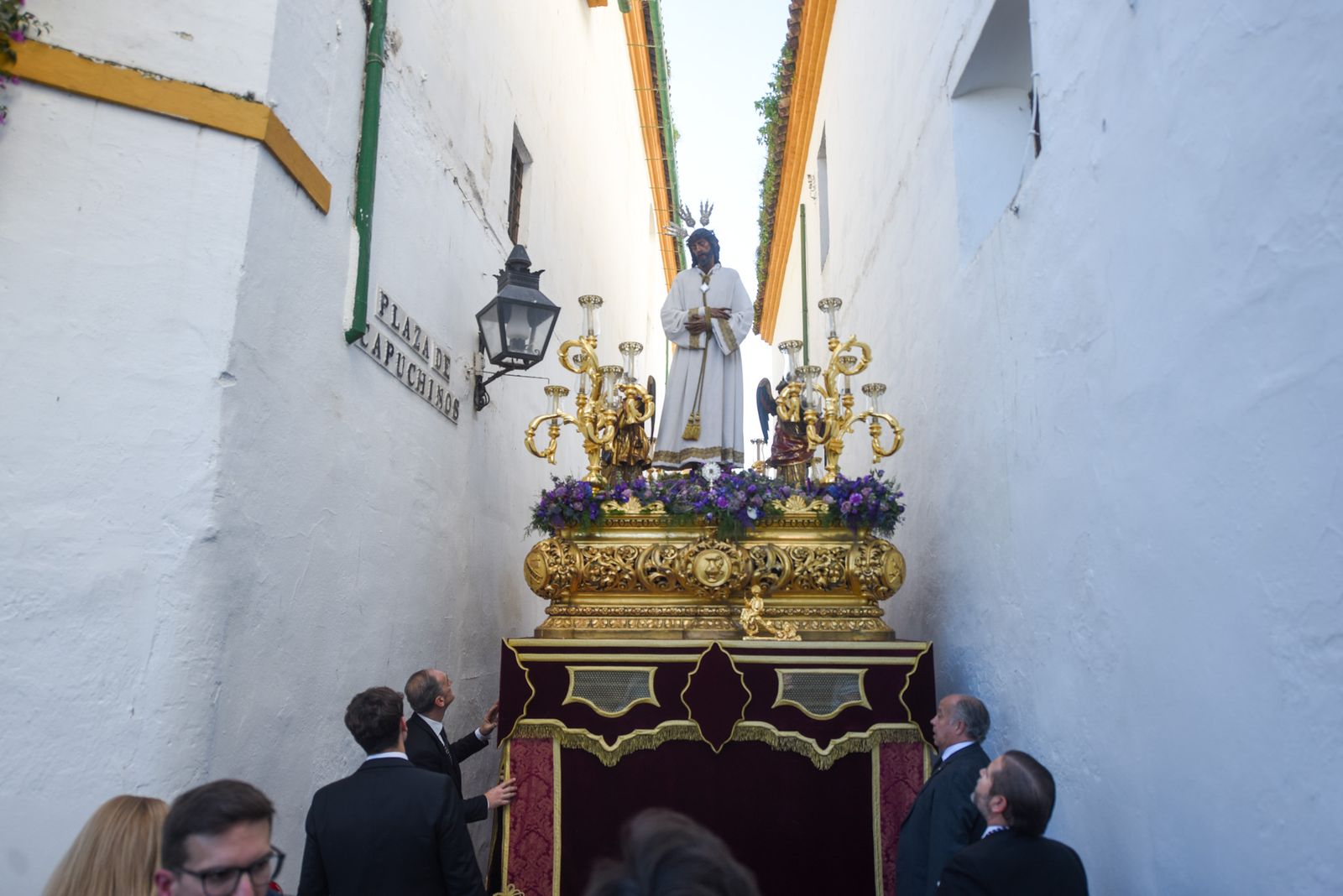 El traslado del Señor de la Sangre a la Catedral para el Vía Crucis de las Cofradías, en imágenes