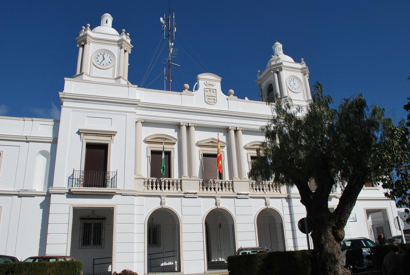 Fachada principal del Ayuntamiento.