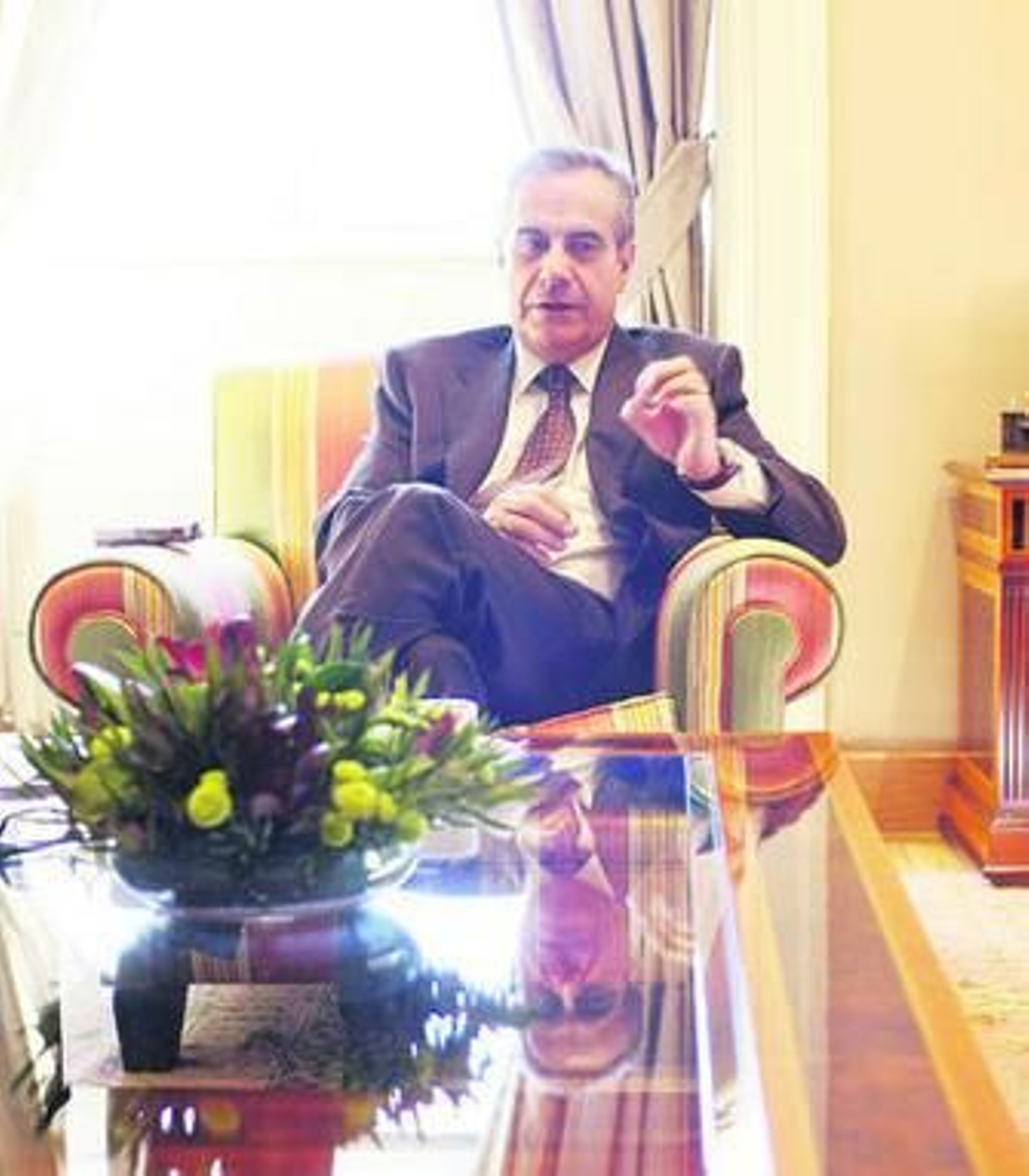 Celestino Corbacho, durante la entrevista en su despacho en el Ministerio de Trabajo e Inmigración.