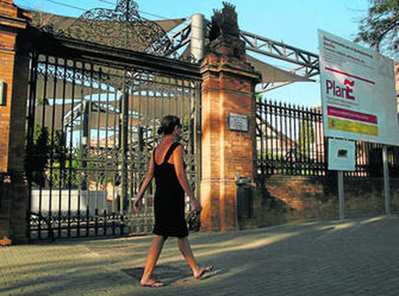 Entrada del cementerio municipal de San Fernando, donde se encuentra el crematorio.