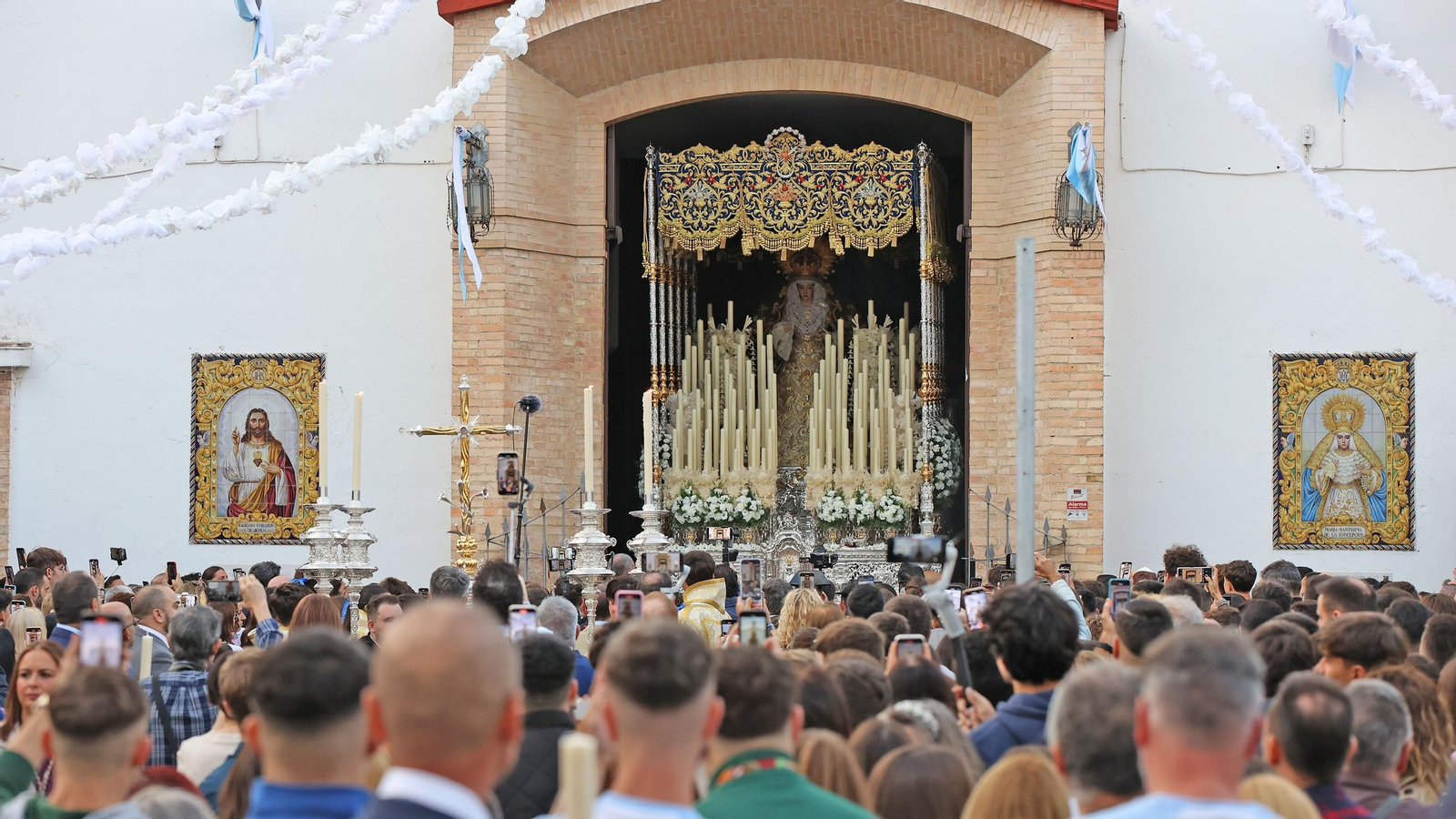 Traslado de las Virgenes de la Concepción y del Silencio por la Magna Mariana de Jerez
