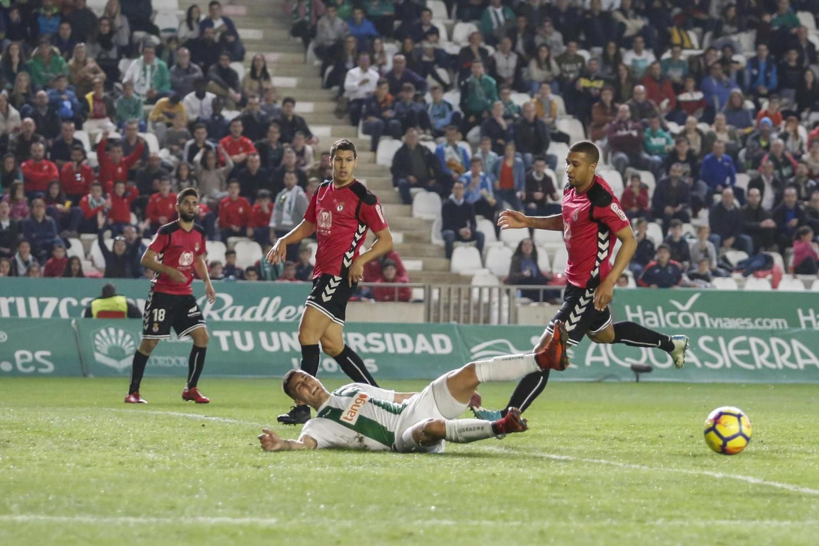 El Córdoba CF-Cultural Leonesa, en imágenes