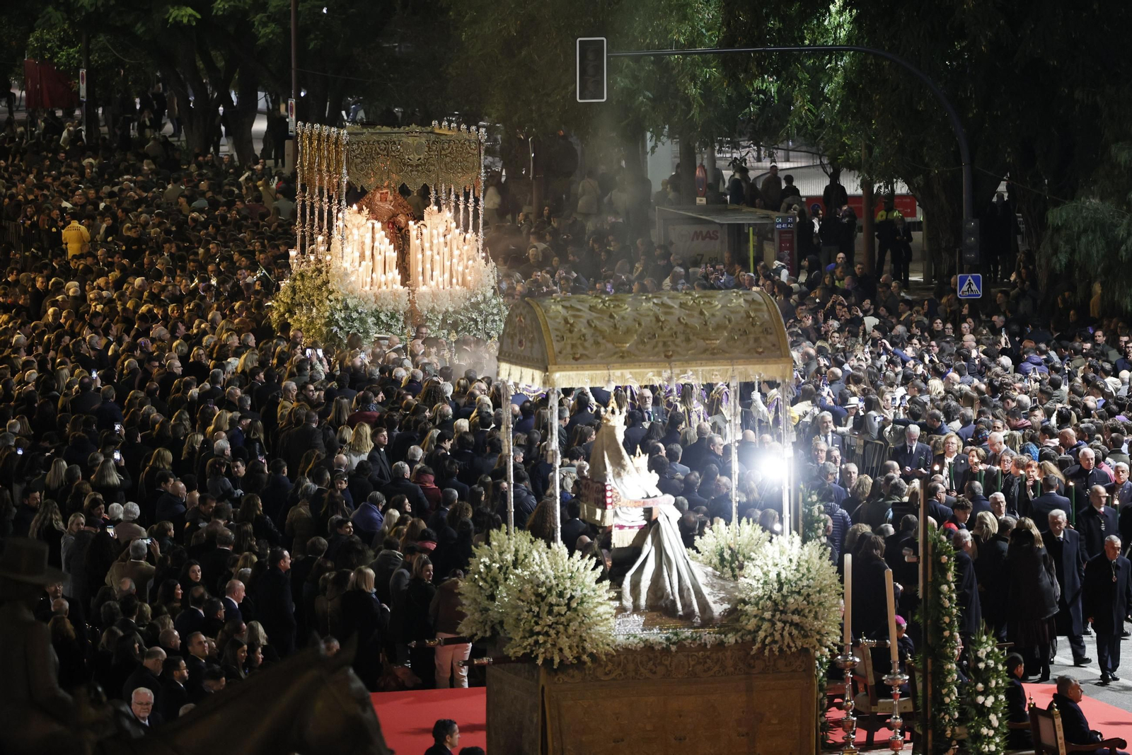 El paso de la Magna de Sevilla por el Paseo de Colón