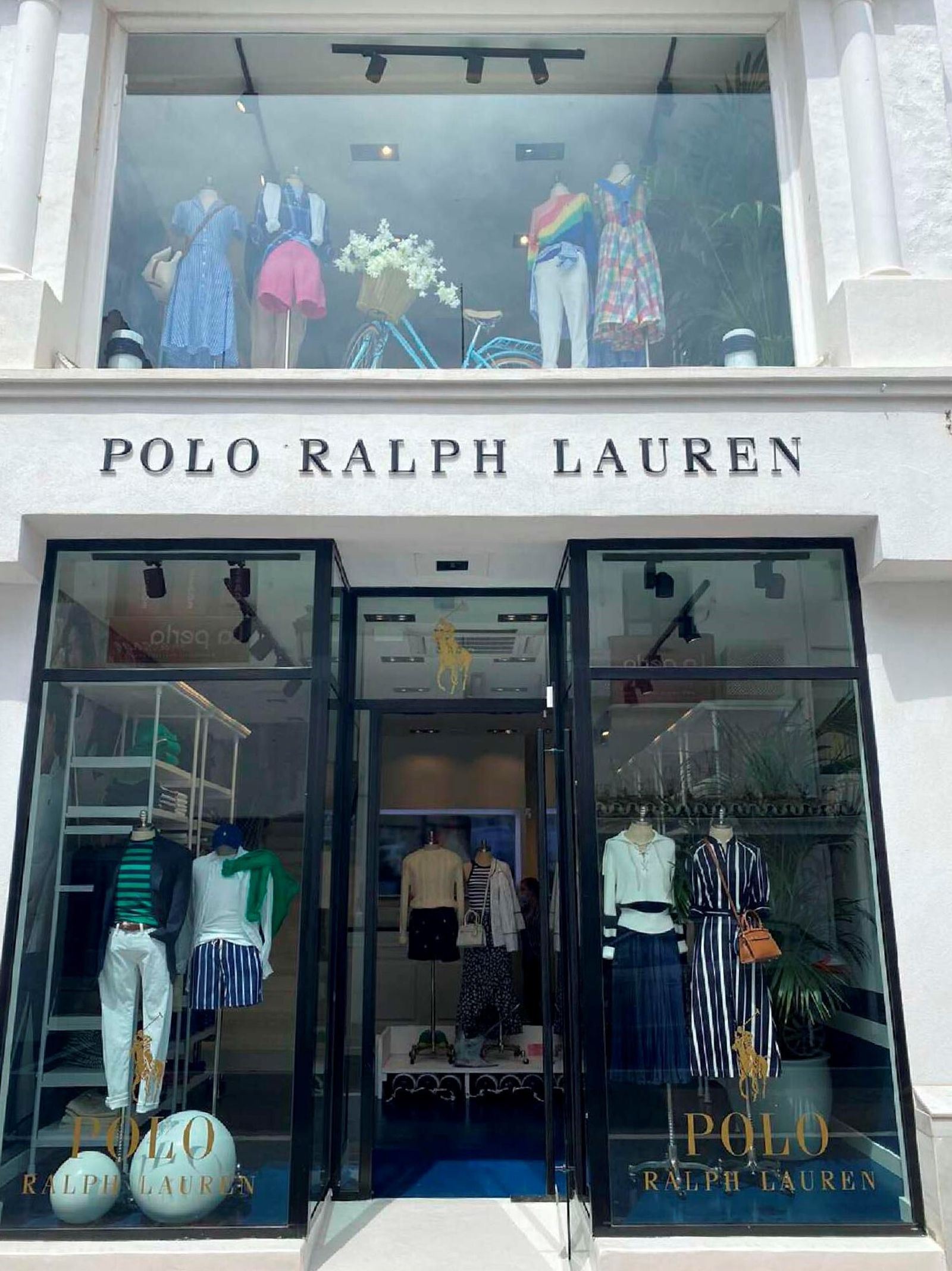 Vista de la nueva tienda de la marca Polo Ralph Lauren en Puerto Banús.