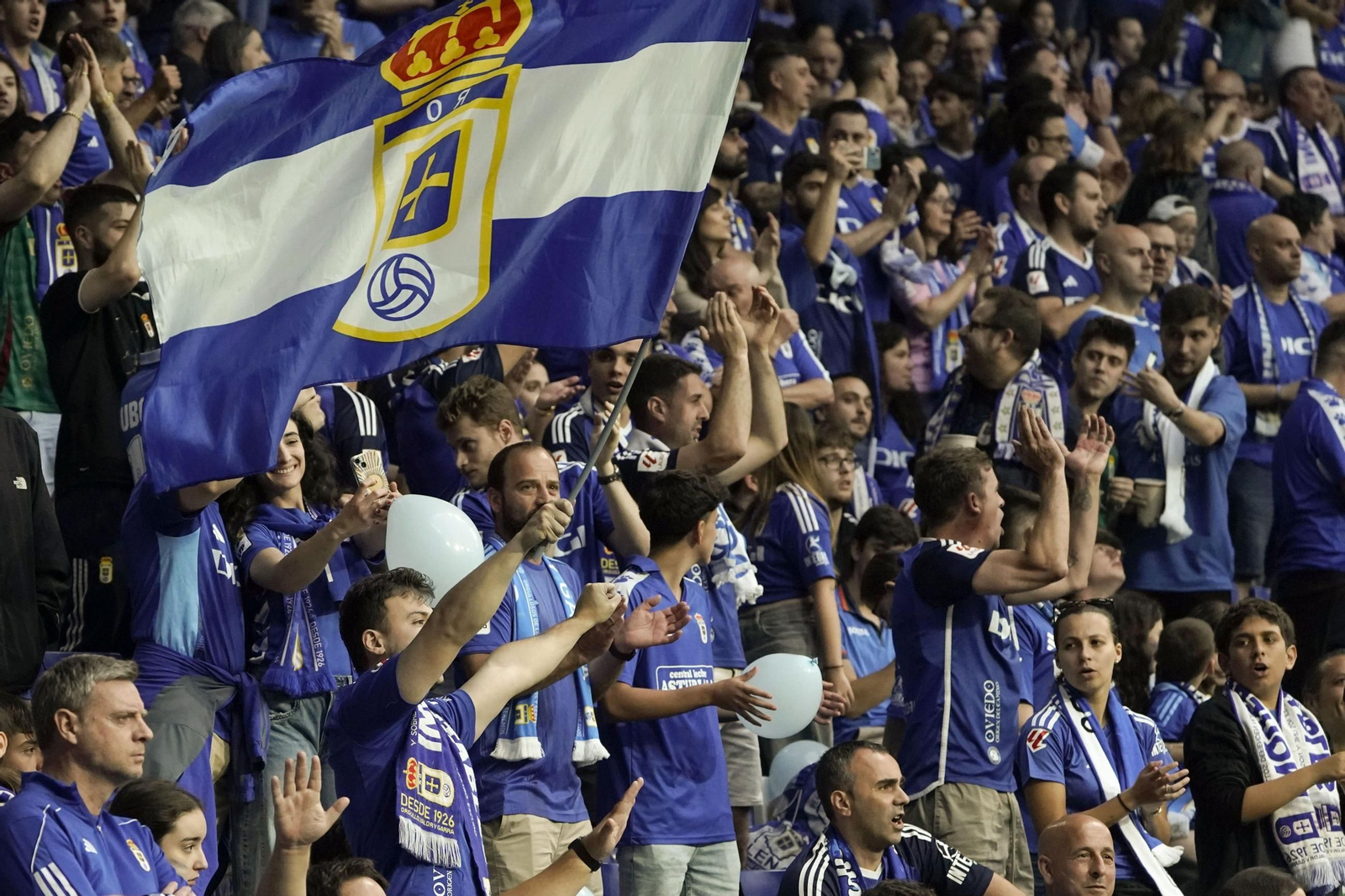 Las fotos del ascenso del Oviedo ante el Mirandés