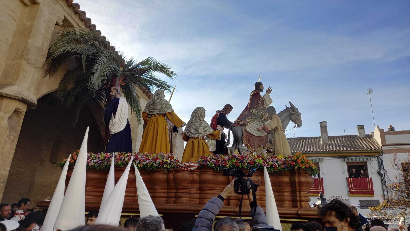 Paso de la Entrada Triunfal tras su salida de San Lorenzo.