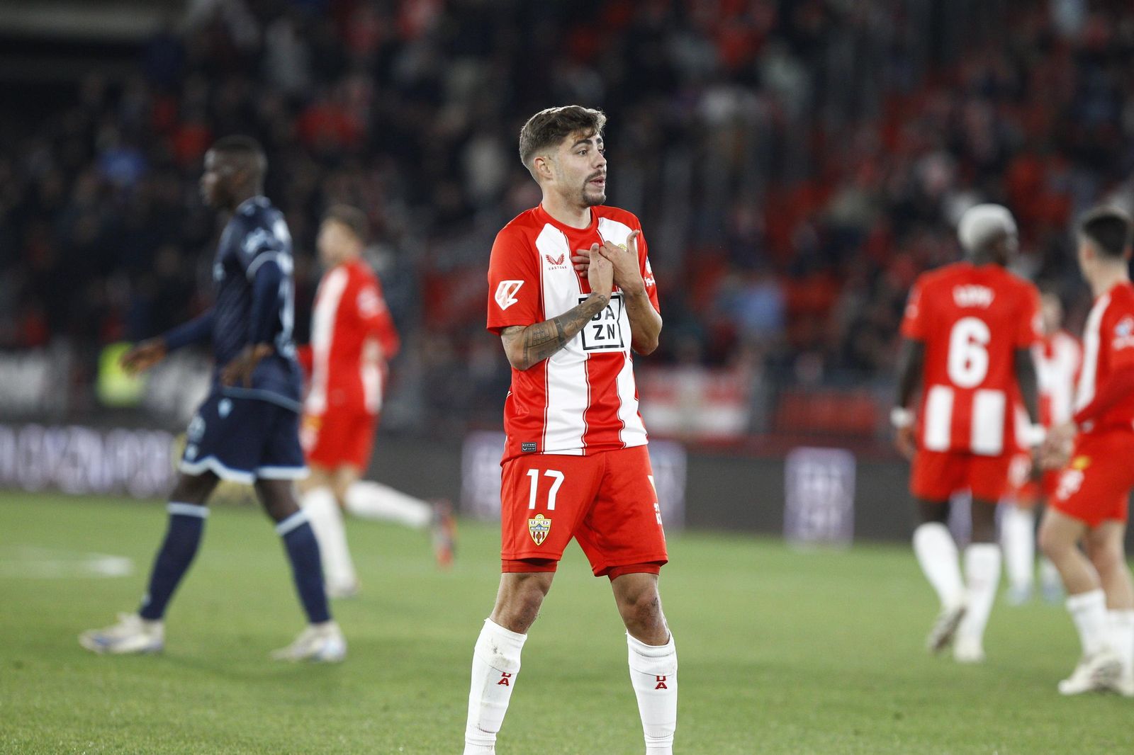 La U.D. Almería empata a uno contra el Cádiz y es campeón de invierno, en imágenes