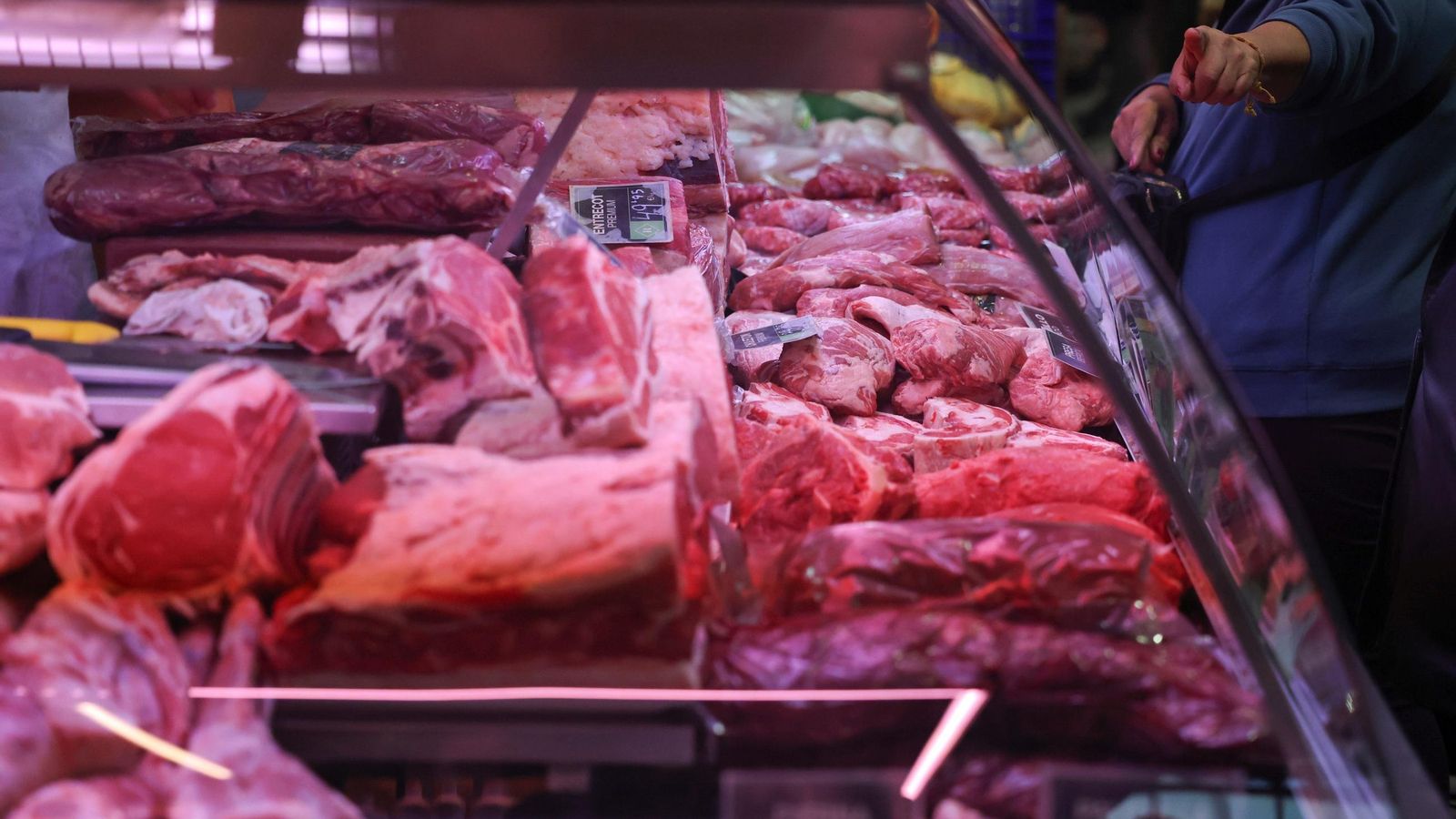 Vitrinas con carne en Atarazanas.