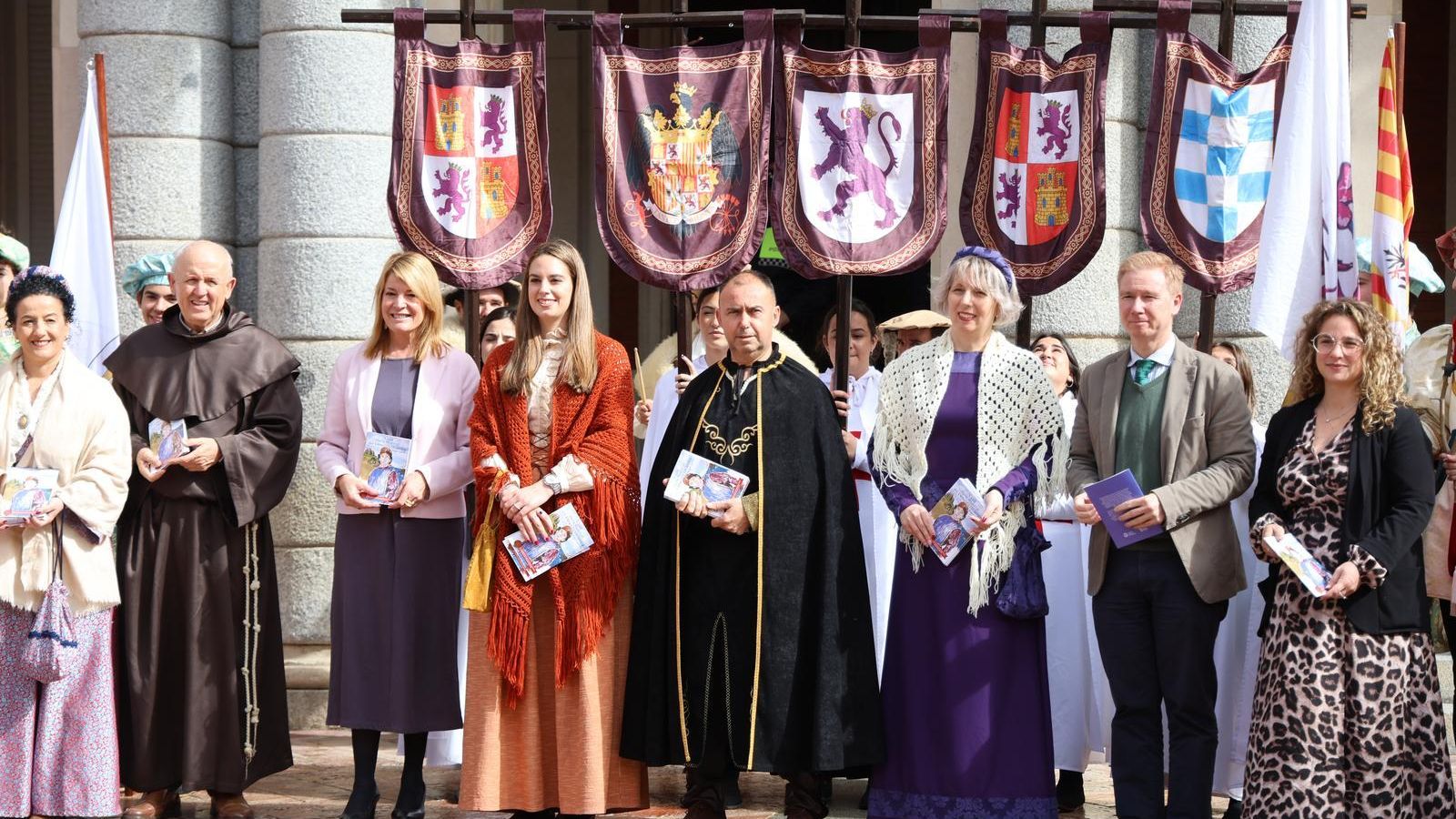 Recepción del cortejo por parte de representantes del Ayuntamiento de Huelva.
