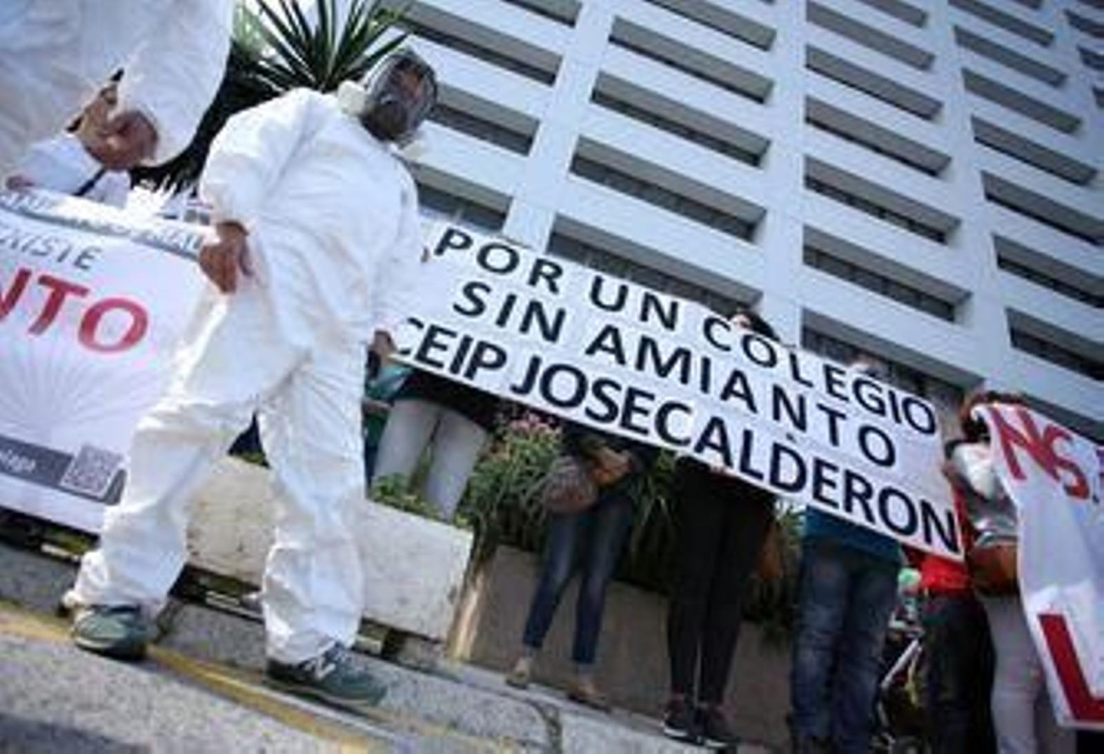 De la Calle achaca a intereses electoralistas la polémica por el amianto en los colegios