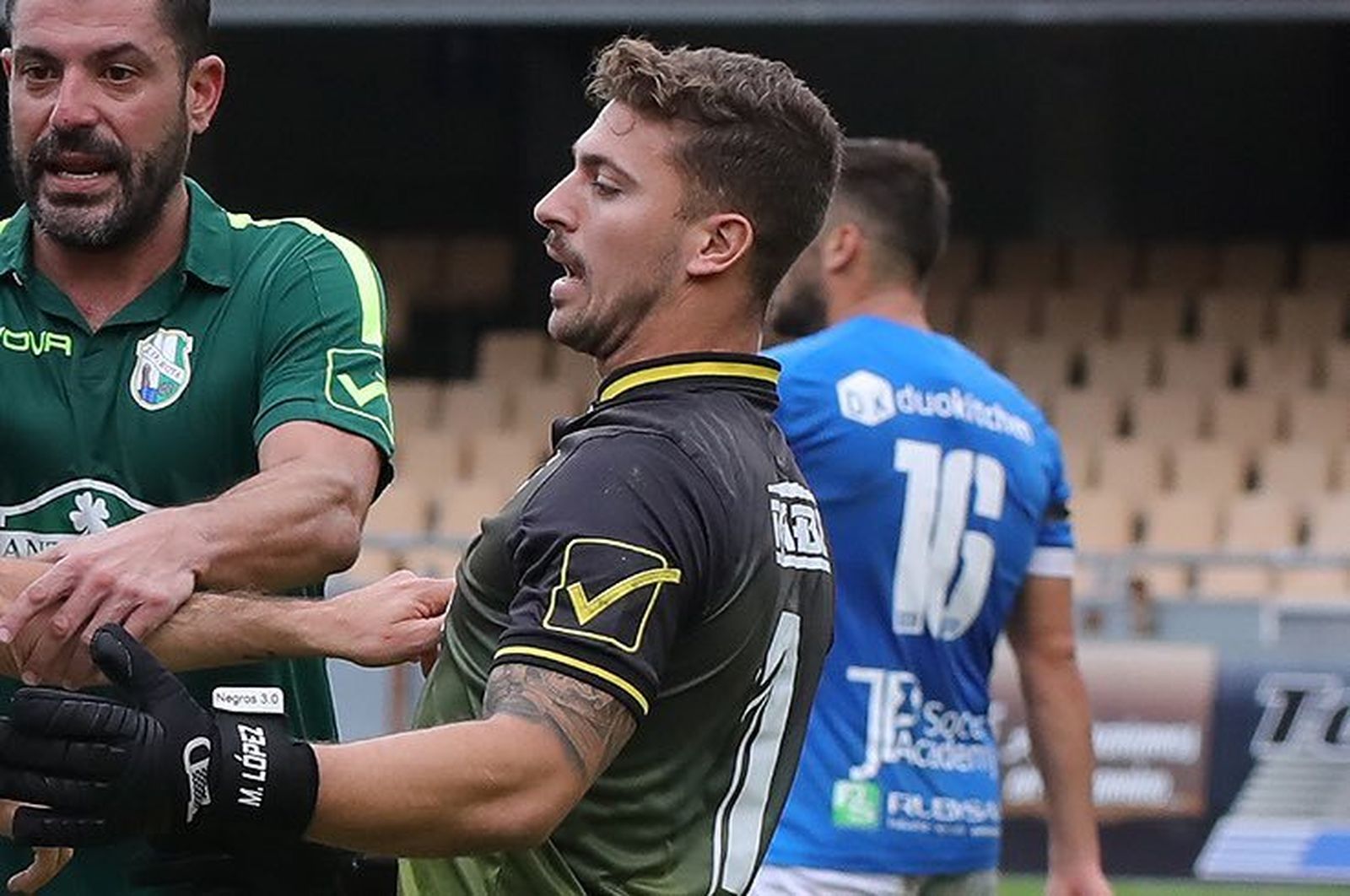 Manu López, portero jerezano del Rota.